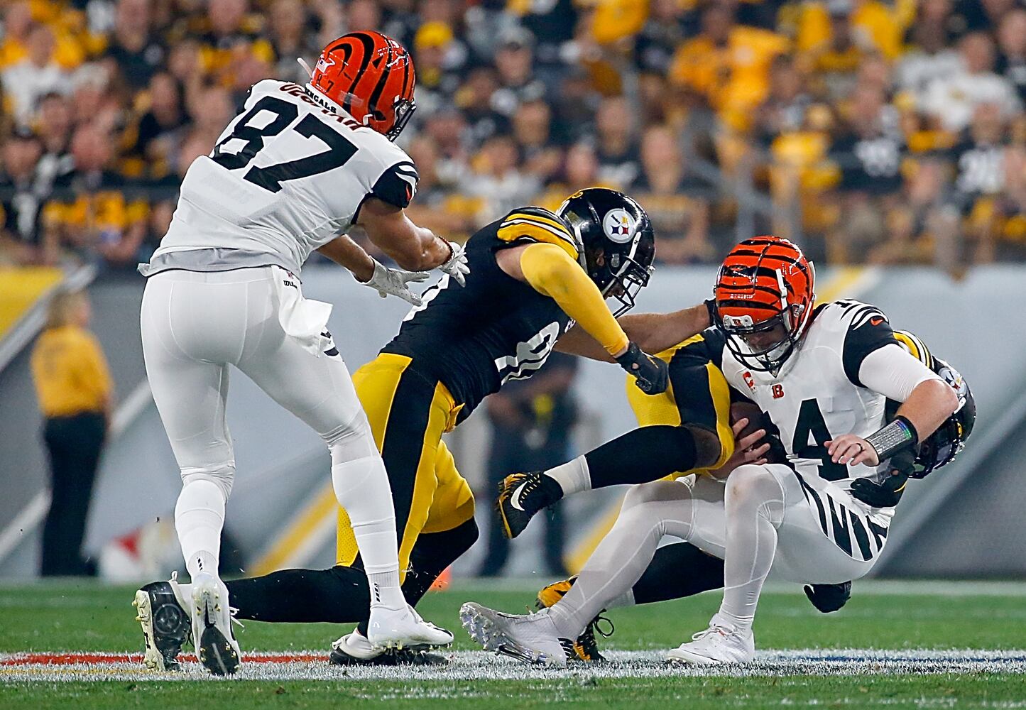 PHOTOS: Cincinnati Bengals vs. Pittsburgh Steelers