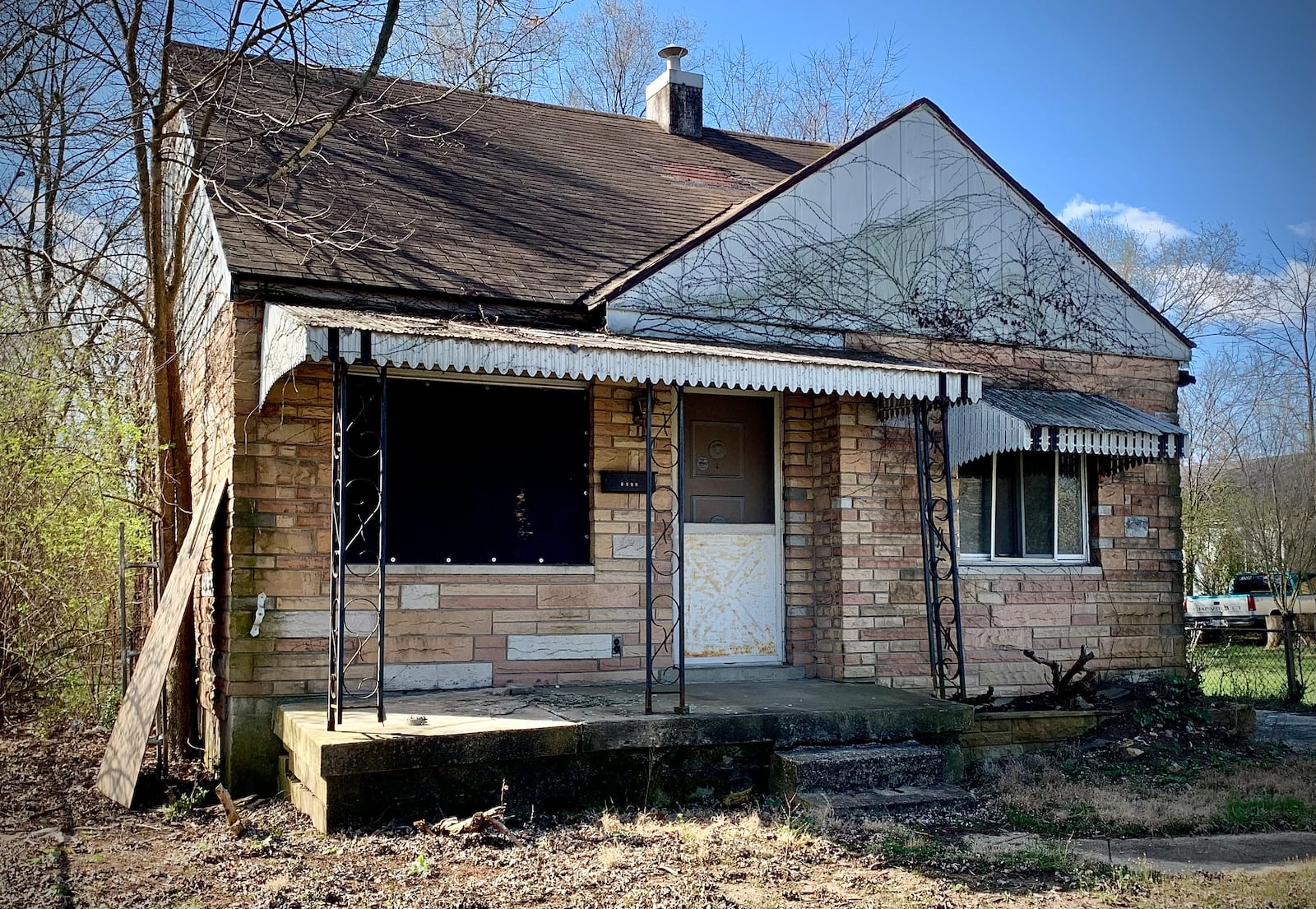 This house at 1534 Weaver Street, Dayton, was at the center of a quitclaim deed fraud case. MARSHALL GORBY\STAFF