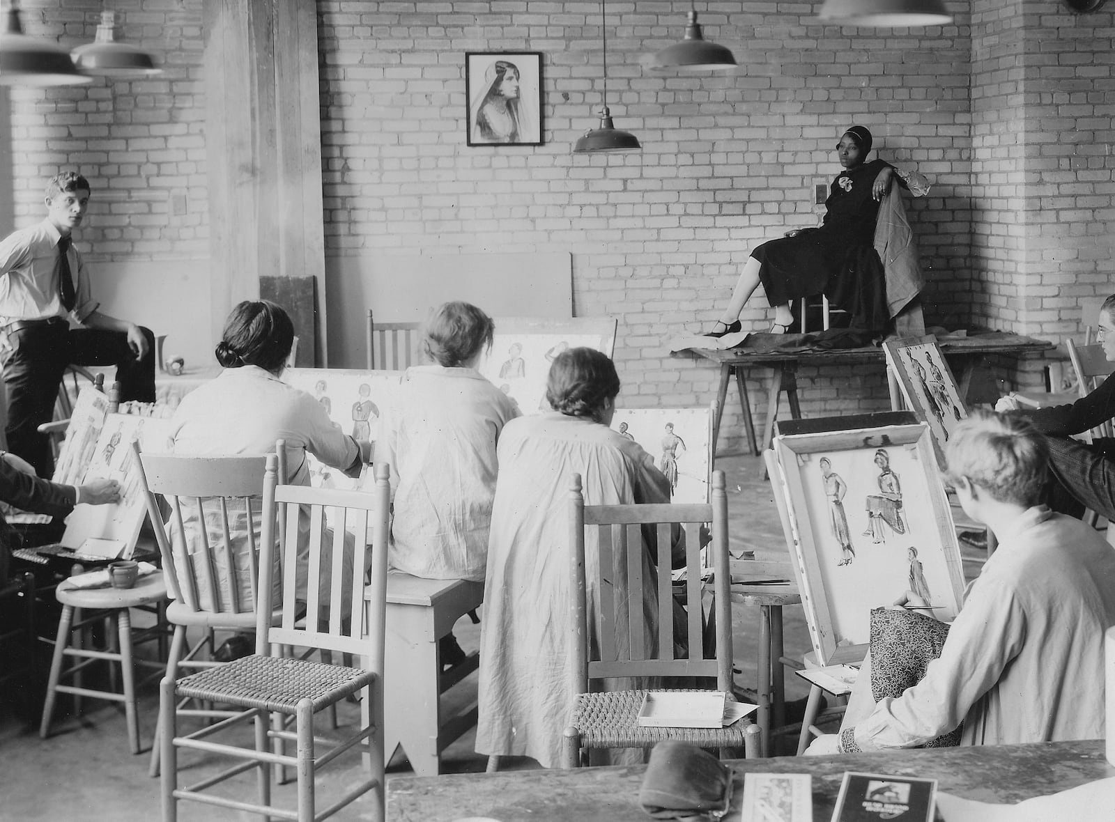 An early life drawing class at the DAI’s original home in downtown Dayton, circa late 1920s. CONTRIBUTED