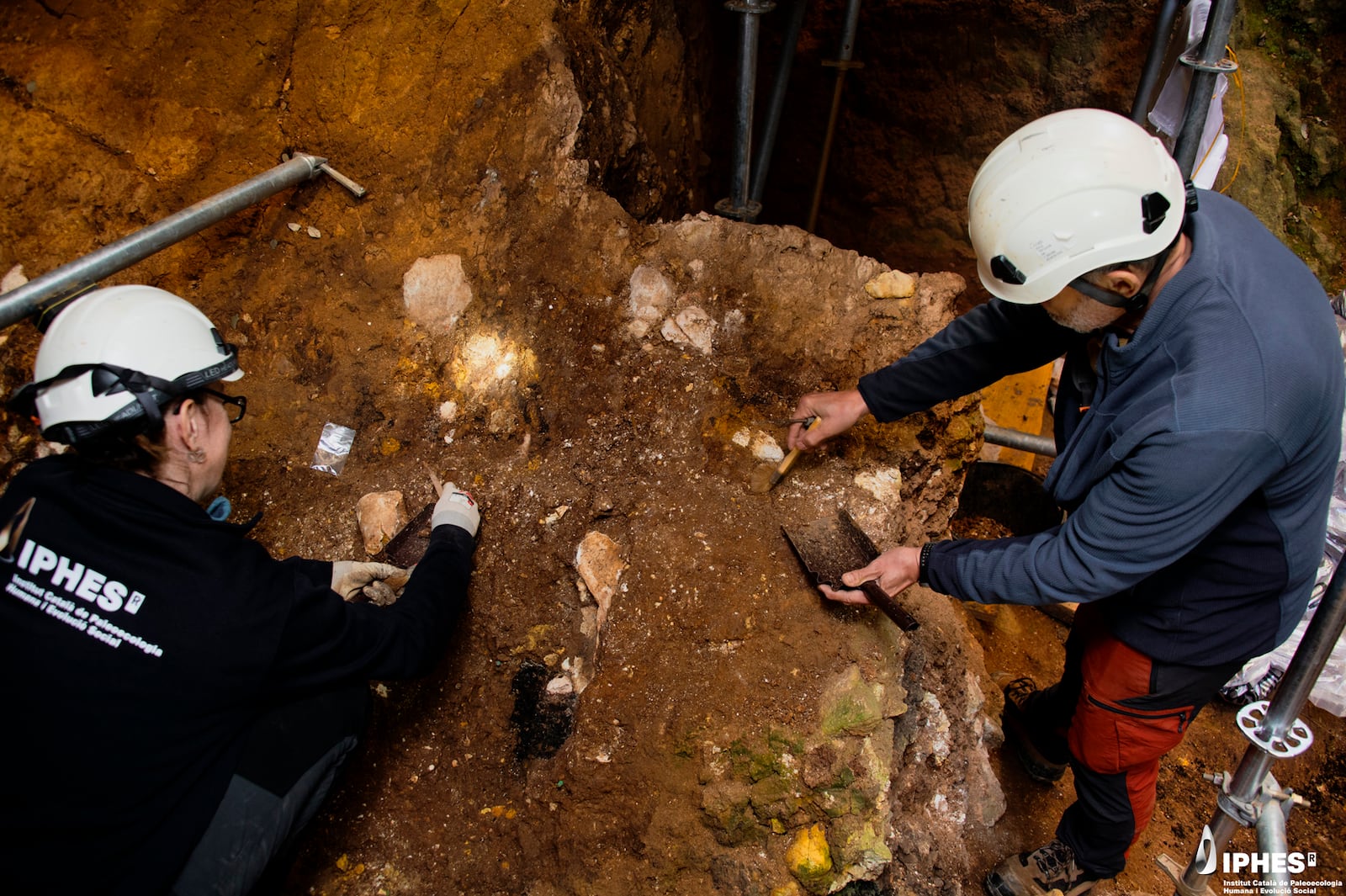 This photo provided by the Catalan Institute of Human Paleoecology and Social Evolution in March 2025, shows archaeological excavation work at the Sima del Elefante site in Sierra de Atapuerca, Burgos, Spain, where a fossil from a hominin between 1.1 million and 1.4 million years old was found. (Maria D. Guillén/IPHES-CERCA via AP)