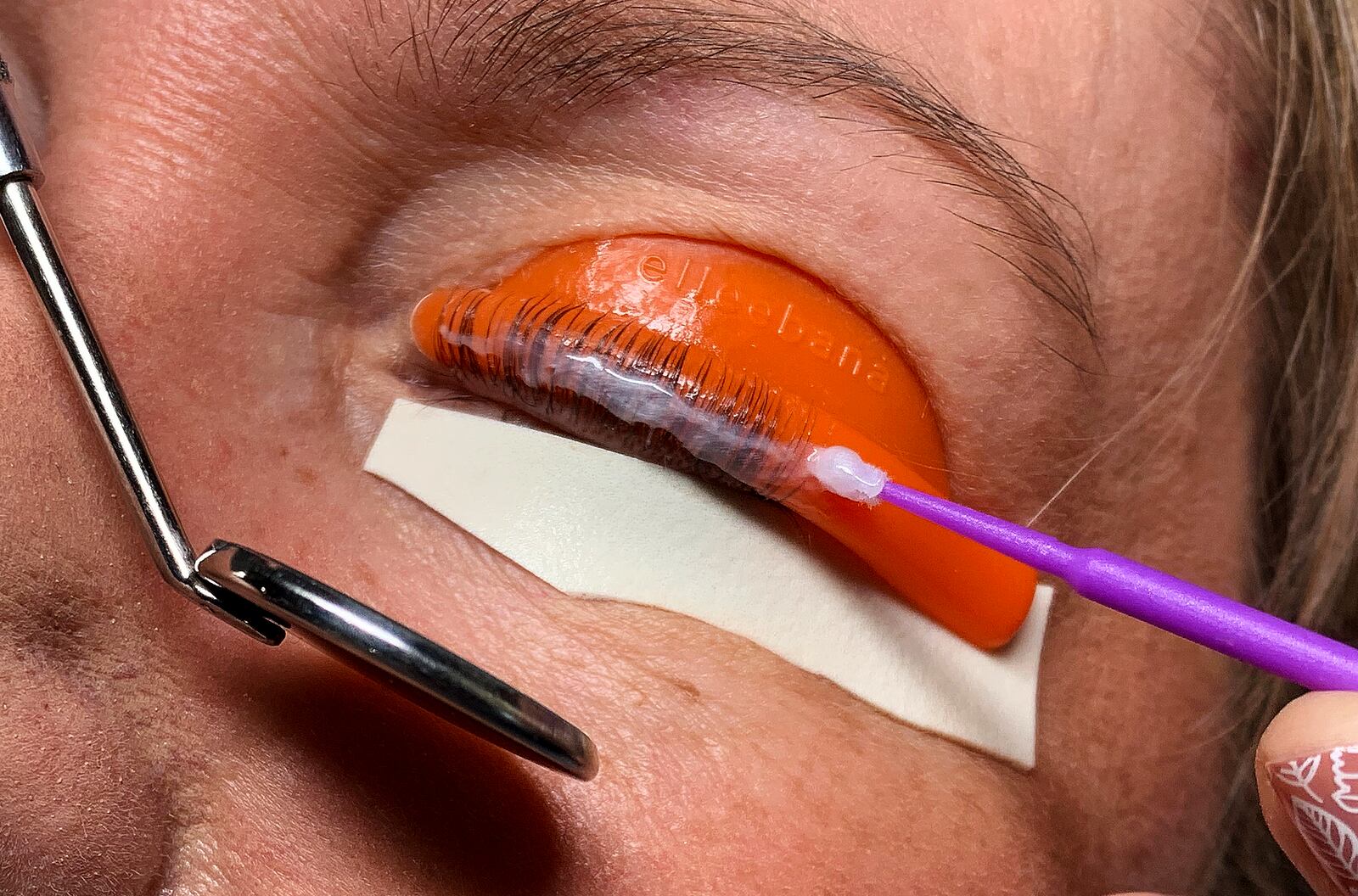 Gisel Campbell the owner of Elevate Esthetics, does a lash lift on customer Carolyn Gudorf Tuesday, Sept. 19, 2023. MARSHALL GORBY\STAFF