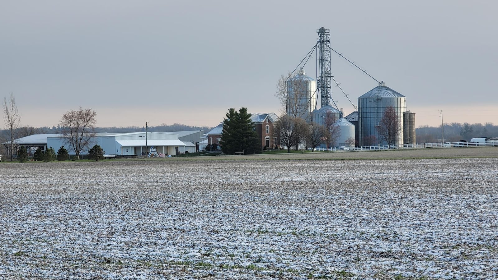 Snowfall in Butler County on Thursday, April 1, 2021. NICK GRAHAM / STAFF