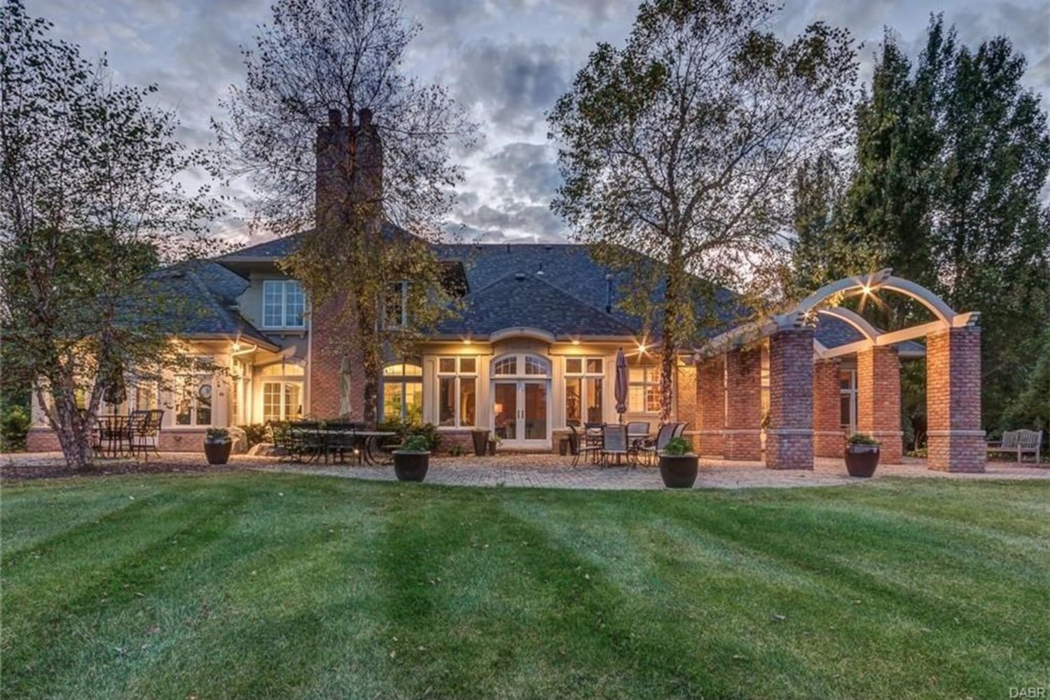 PHOTOS: $1M luxury Beavercreek area home on market