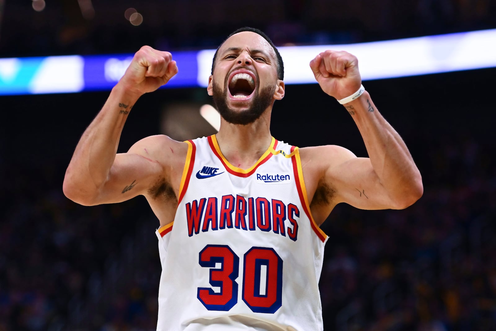 Golden State Warriors' Stephen Curry (30) reacts on the court against the Minnesota Timberwolves during the second half of an NBA basketball game in San Francisco, Sunday, Dec. 8, 2024. (Jose Carlos Fajardo/Bay Area News Group via AP)