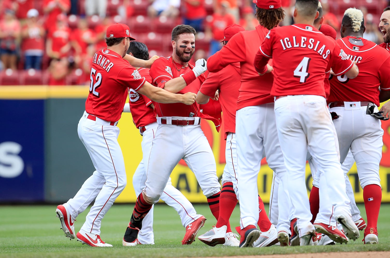 Photos: Reds first team to sweep Astros in 2019