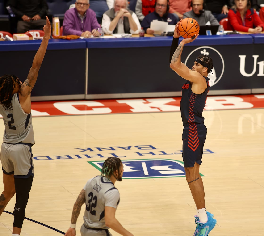 Dayton vs. Robert Morris