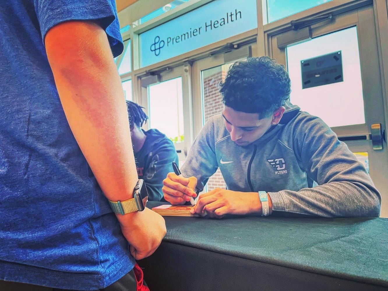 Dayton Flyers autograph session