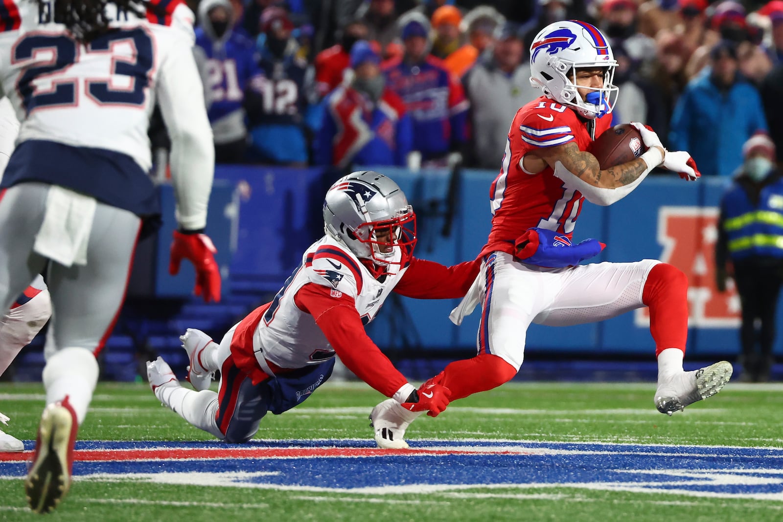 Buffalo Bills wide receiver Khalil Shakir (10) avoids a tackle from the New England Patriots during the third quarter of an NFL football game, Sunday, Dec. 22, 2024, in Orchard Park, N.Y.. (AP Photo/Jeffrey T. Barnes)