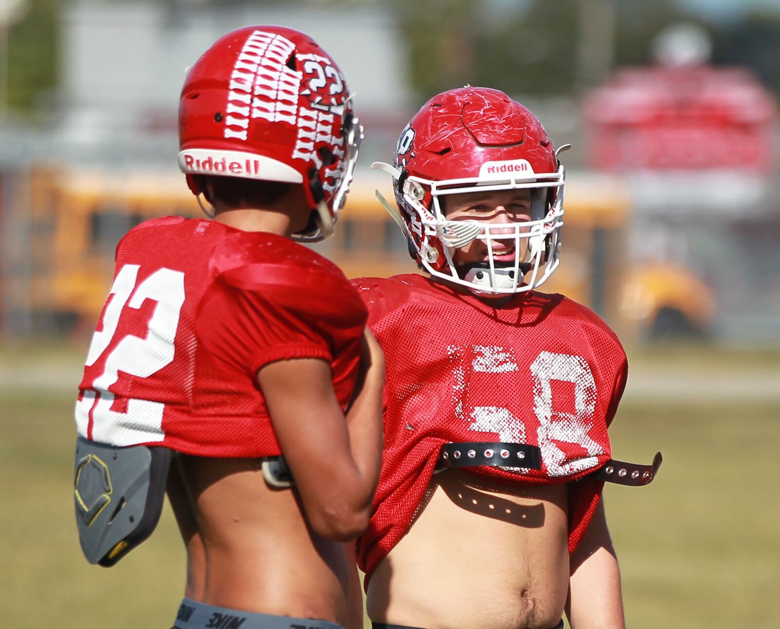 Milton-Union High School senior Kayge Thwaits (left), junior Tim Artz and the Bulldogs practice on Wednesday, Oct. 2, 2019. MARC PENDLETON / STAFF