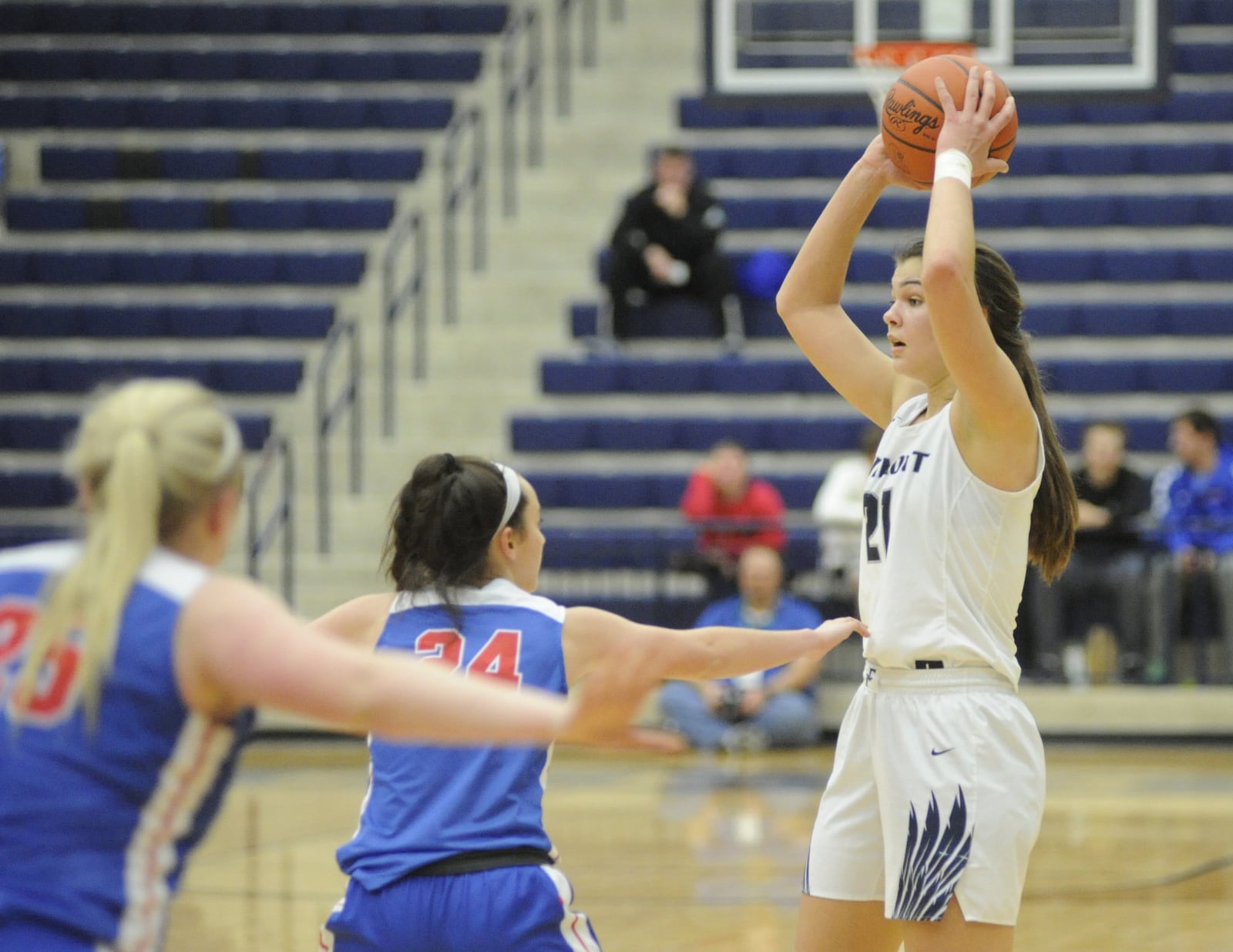 Maddy Westbeld of Fairmont (with ball) scored a game-high 18 points. Carroll defeated host Fairmont 64-60 in double OT in a girls high school basketball game at Trent Arena on Monday, Jan. 28, 2019. MARC PENDLETON / STAFF