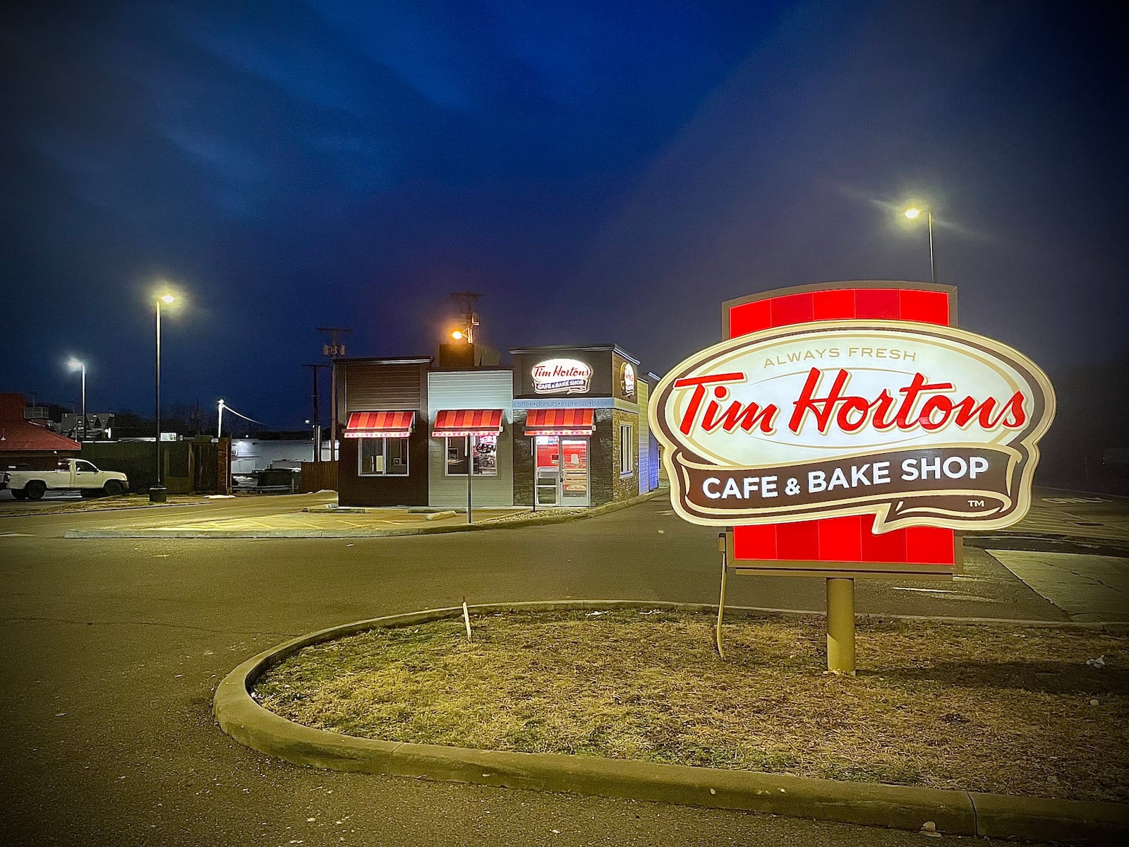 The Tim Hortons at 3010 Kettering Blvd. in Moraine has closed its doors, according to a sign posted at the cafe and bake shop. NATALIE JONES/STAFF