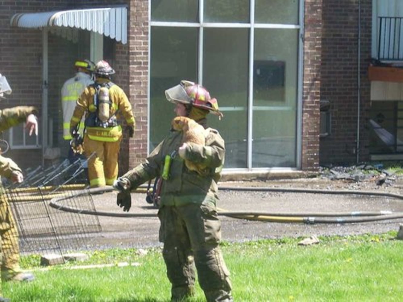 Apartment building fire in Highview Hills