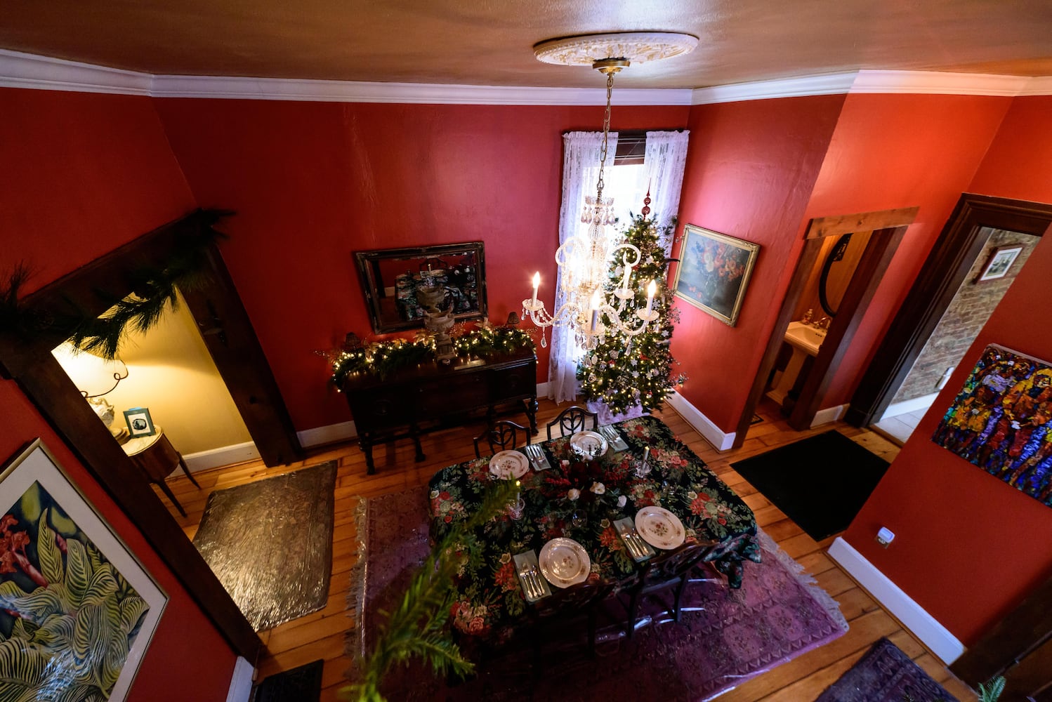 PHOTOS: A Dickens of a Christmas St. Anne’s Hill Holiday Home Tour