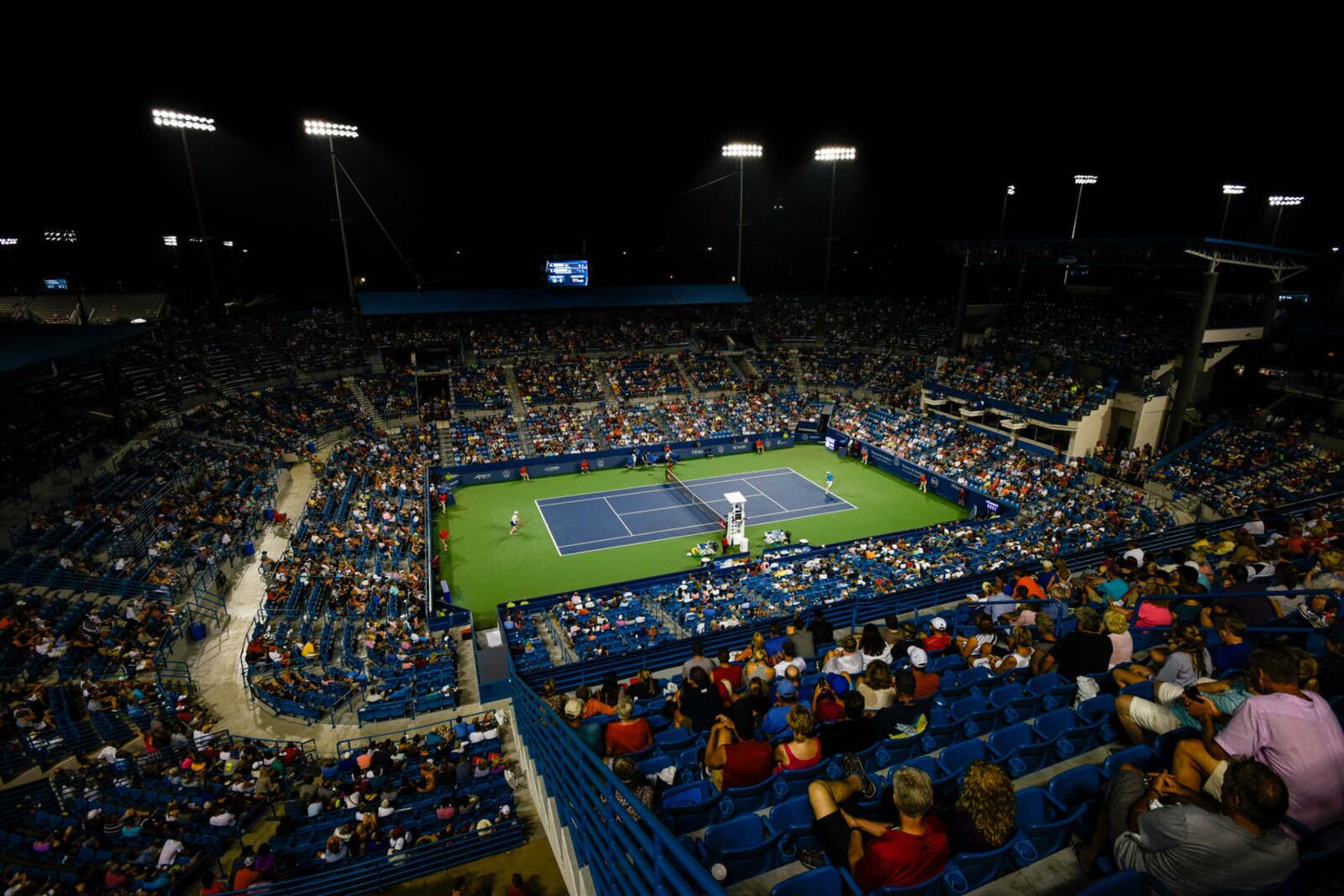 Andy Murray, coming off an Olympic Gold medal win in Rio, secured his 600th ATP World Tour level win by defeating Kevin Anderson 6-3, 6-2 to advance to the quarterfinals in the Western & Southern Open Thursday, Aug. 18 at the Linder Family Tennis Center in Mason. NICK GRAHAM/STAFF