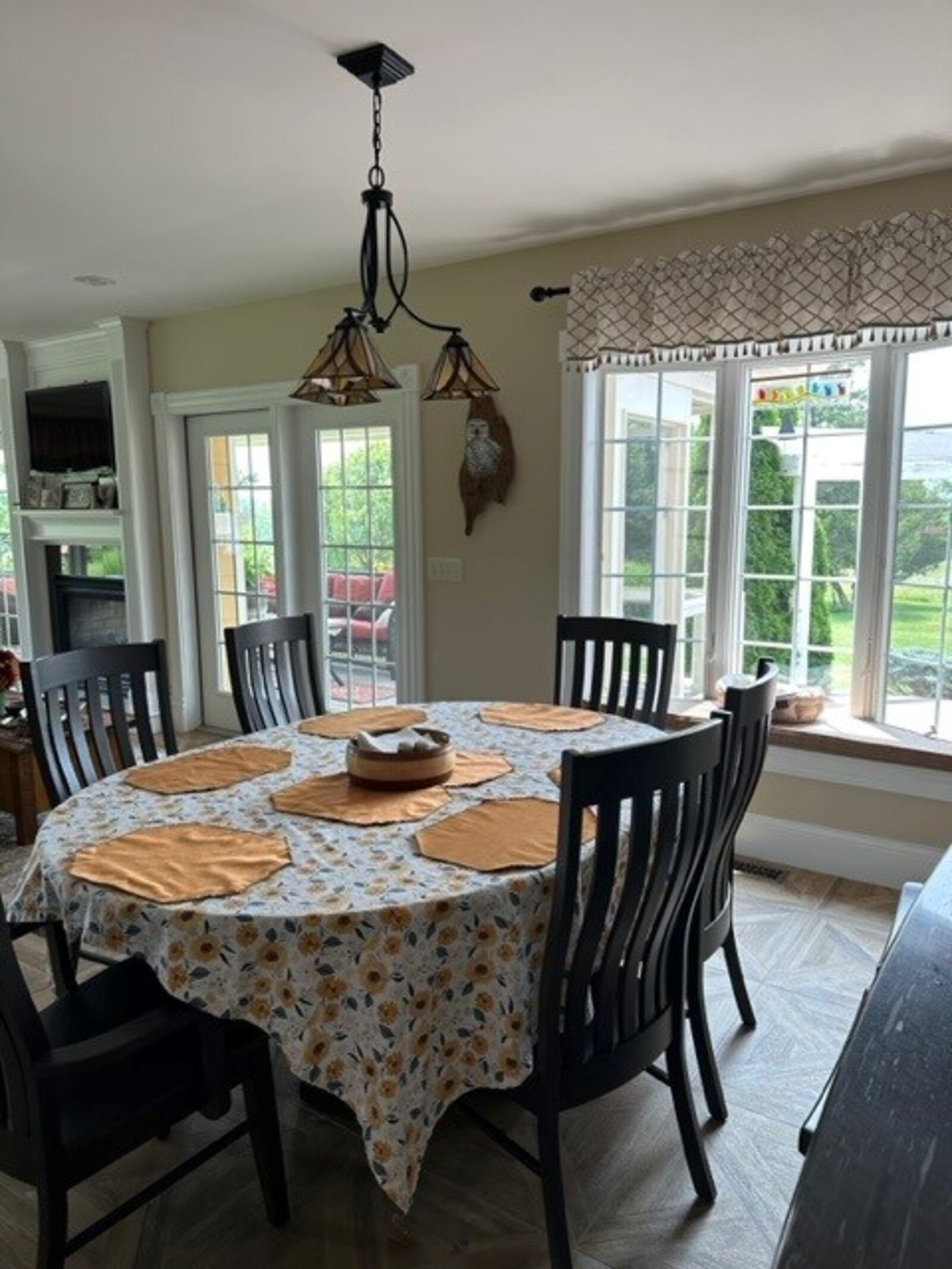 "I love to sew, so I made the tablecloth and curtains," says Leslie Josephson.