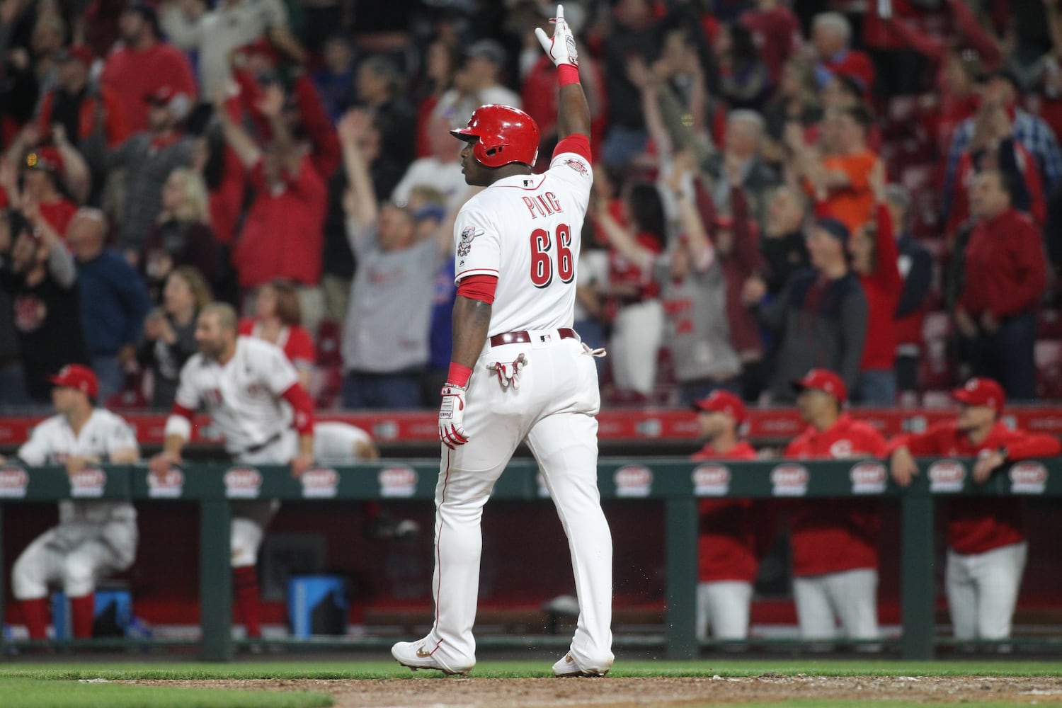 Photos: Reds celebrate Yasiel Puig's walk-off hit