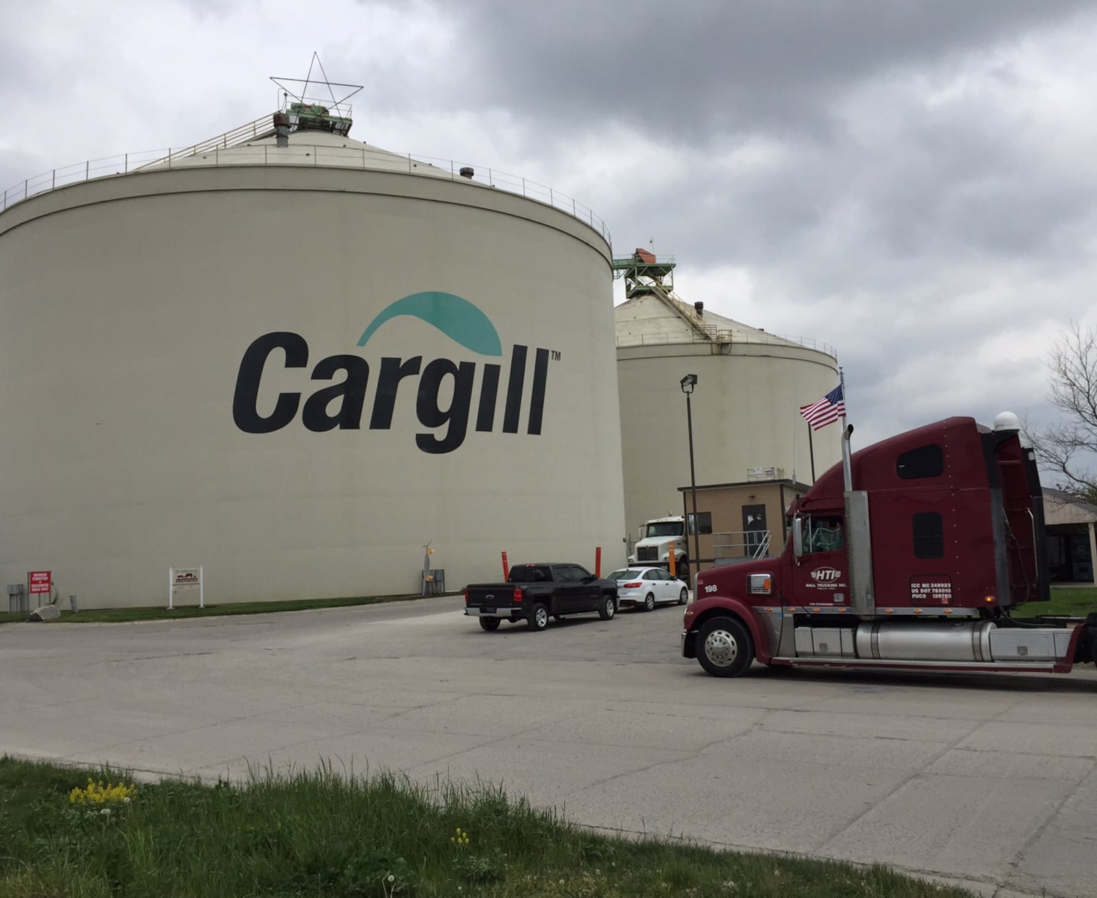 Cargill is spending $225 million to expand its integrated soybean crush and refined oils facility in Sidney to better serve area farmers and to meet growing demand for protein and refined oils, the company announced today.