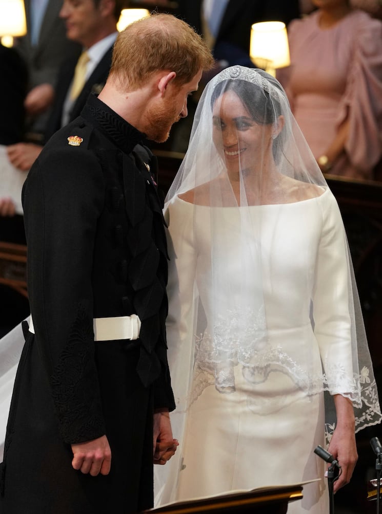 Photos: Meghan Markle’s wedding dress stuns at royal wedding