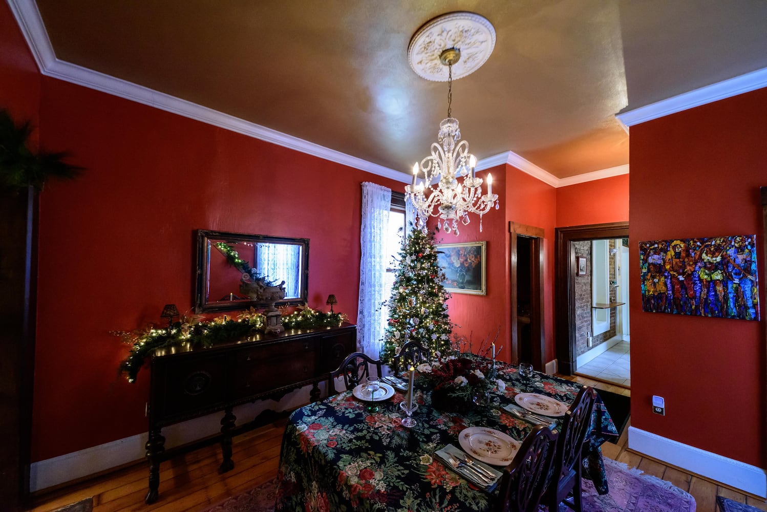 PHOTOS: A Dickens of a Christmas St. Anne’s Hill Holiday Home Tour