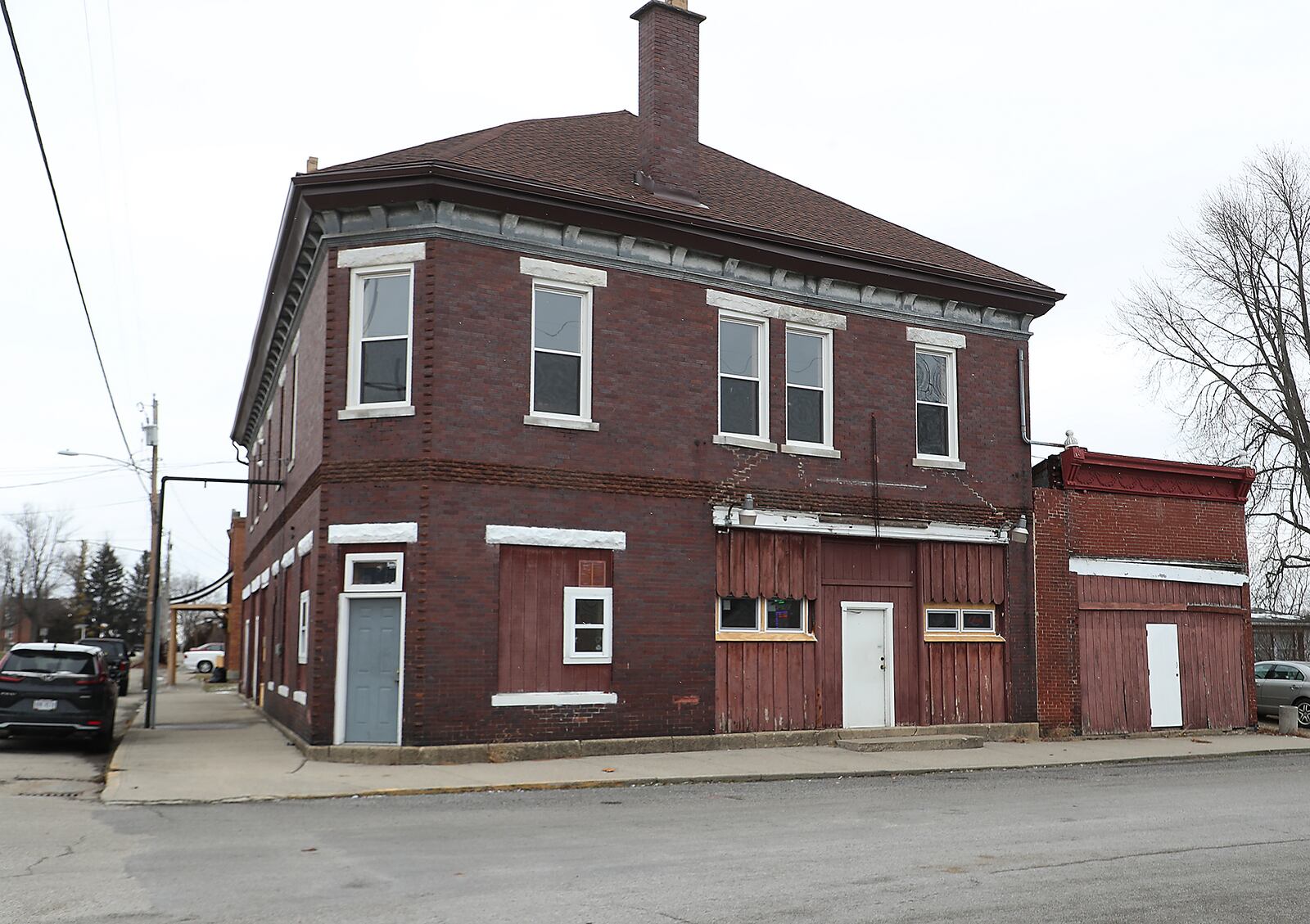 Federal agents raided the Jolly Roger Bar & Grill in Woodstock looking for Jessica Watkins in connection to the storming of the Capital Building in Washington. BILL LACKEY/STAFF