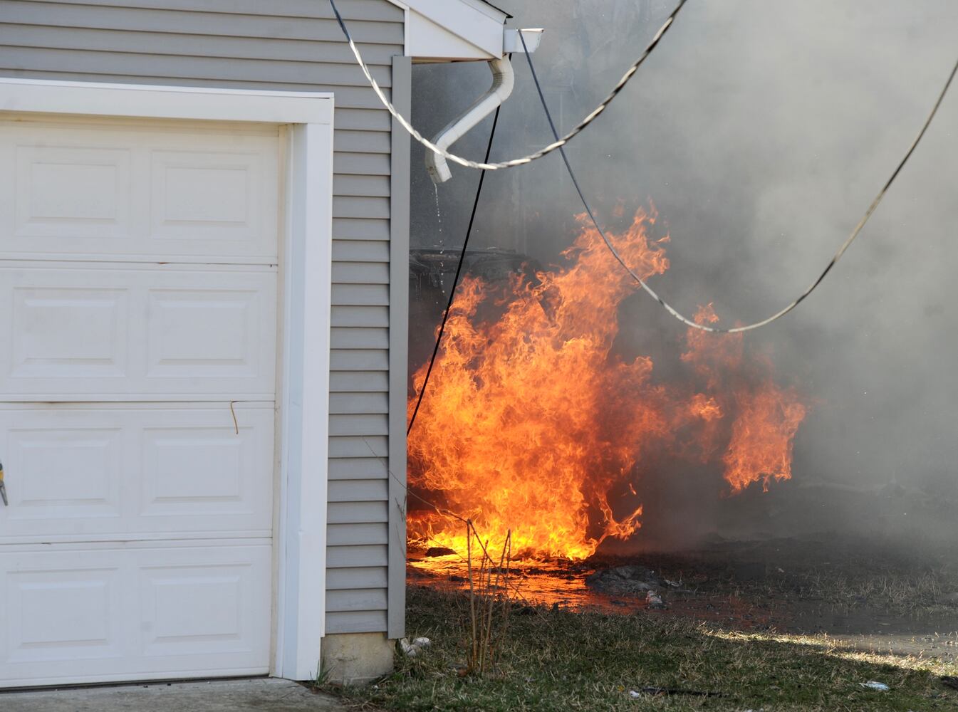 Dayton Fire department battles 2 house fires on Trieschman  Ave.