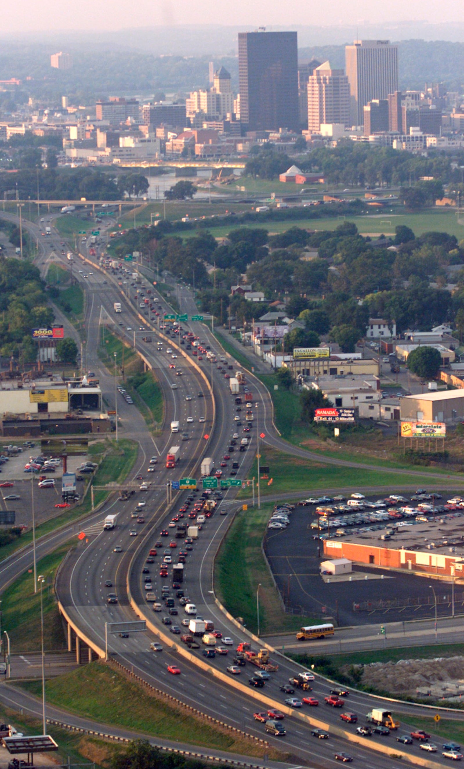 9-20-00  --  Aerial view of traffic crawling into downtown Dayton on I-75 southbound just before 8:00 A.M. on a Wednesday.