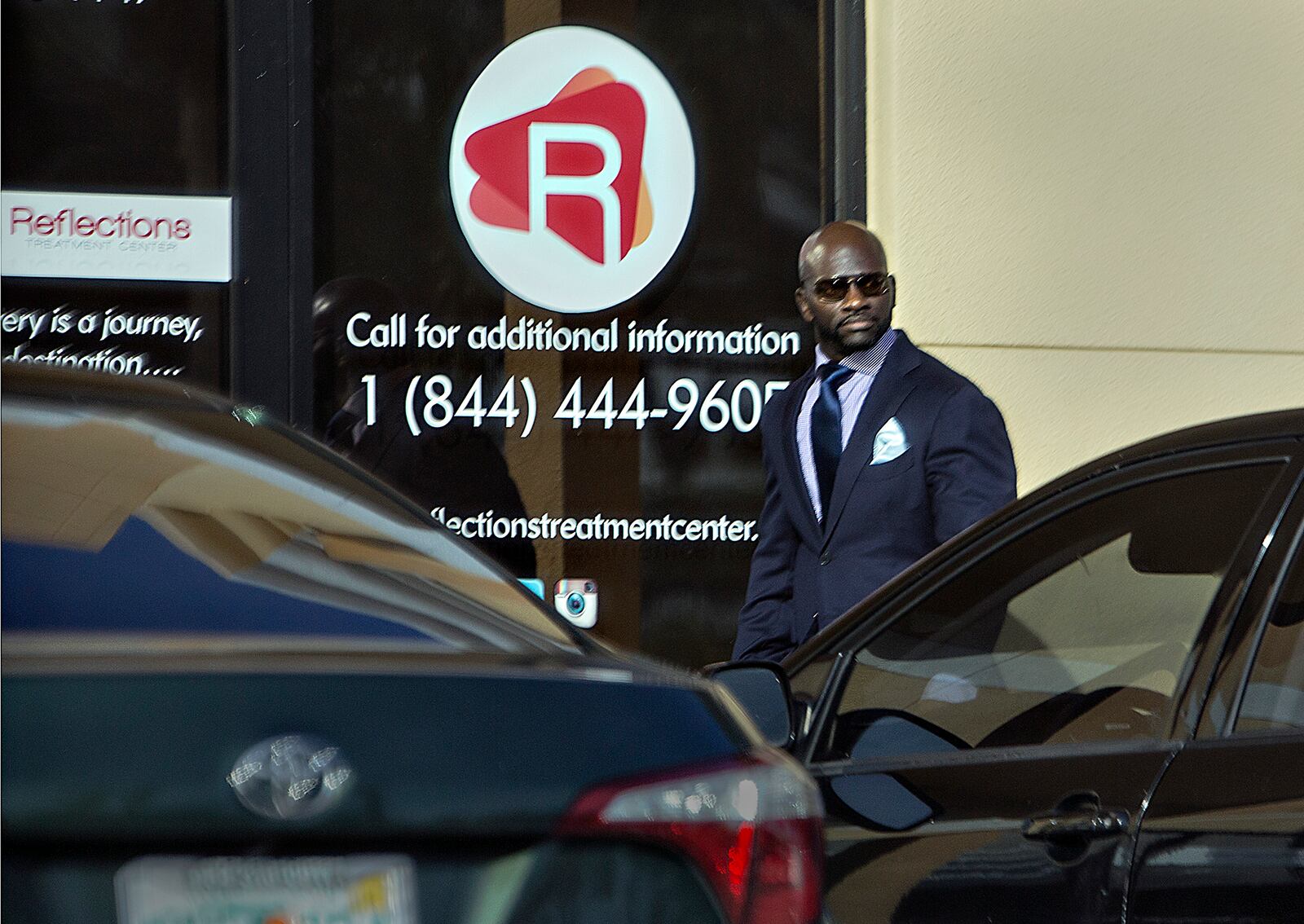 Kenneth Chatman walks to the Reflections Treatment Center in Margate on December 10, 2015.  (Richard Graulich / The Palm Beach Post)