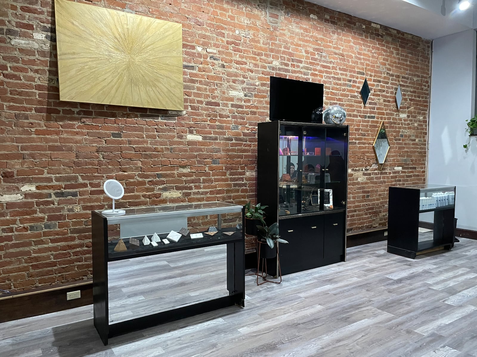 Golden Hour Piercings, a new piercing-only studio that offers high-end, fine jewelry, is now open in the Oregon District.