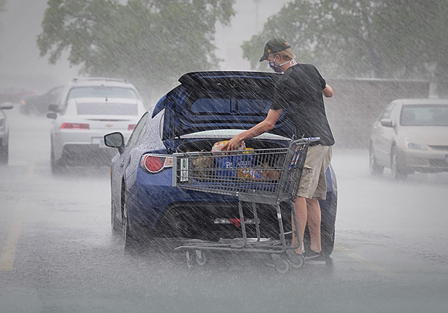 High winds, downpours hit Miami Valley