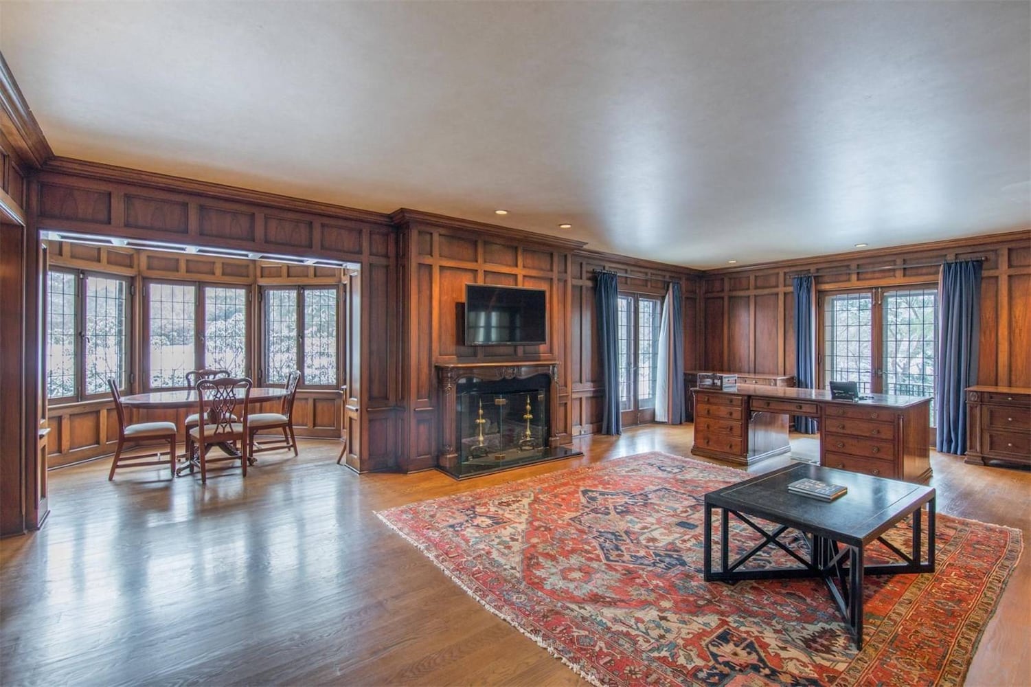 PHOTOS: Retail tycoon's former Ohio mansion up for sale