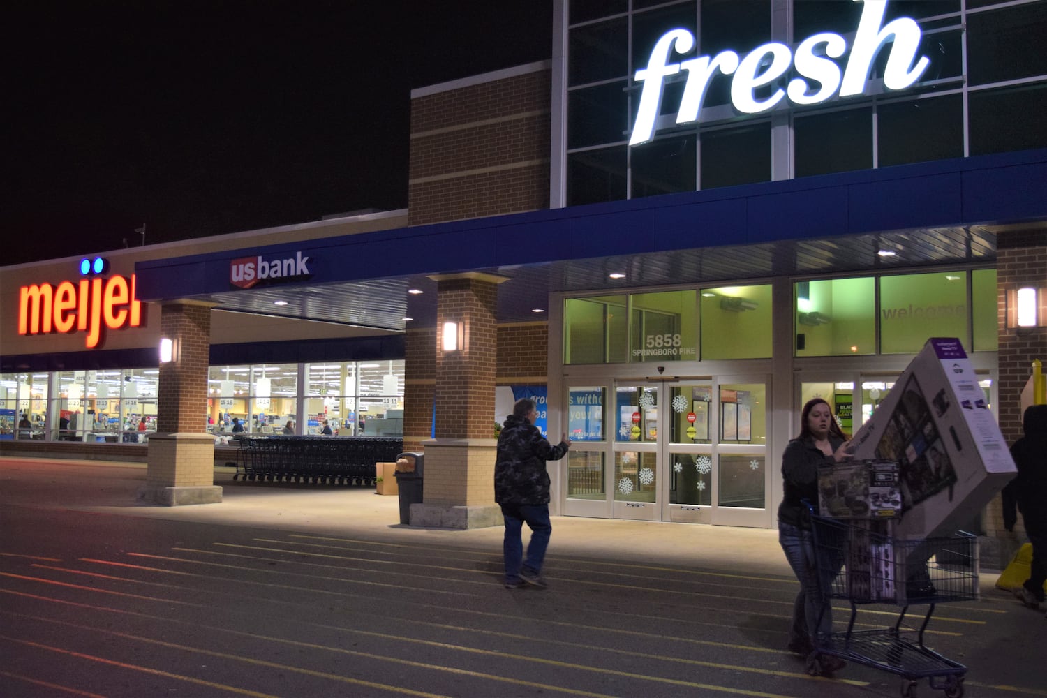 PHOTOS: Did we spot you Thanksgiving shopping today?