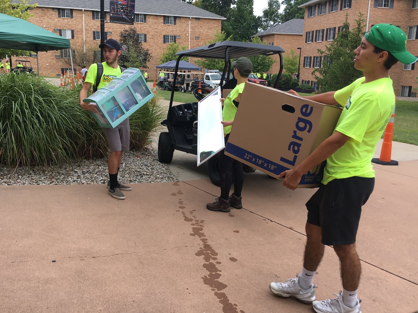 PHOTOS: 900 WSU freshmen move to campus for first time