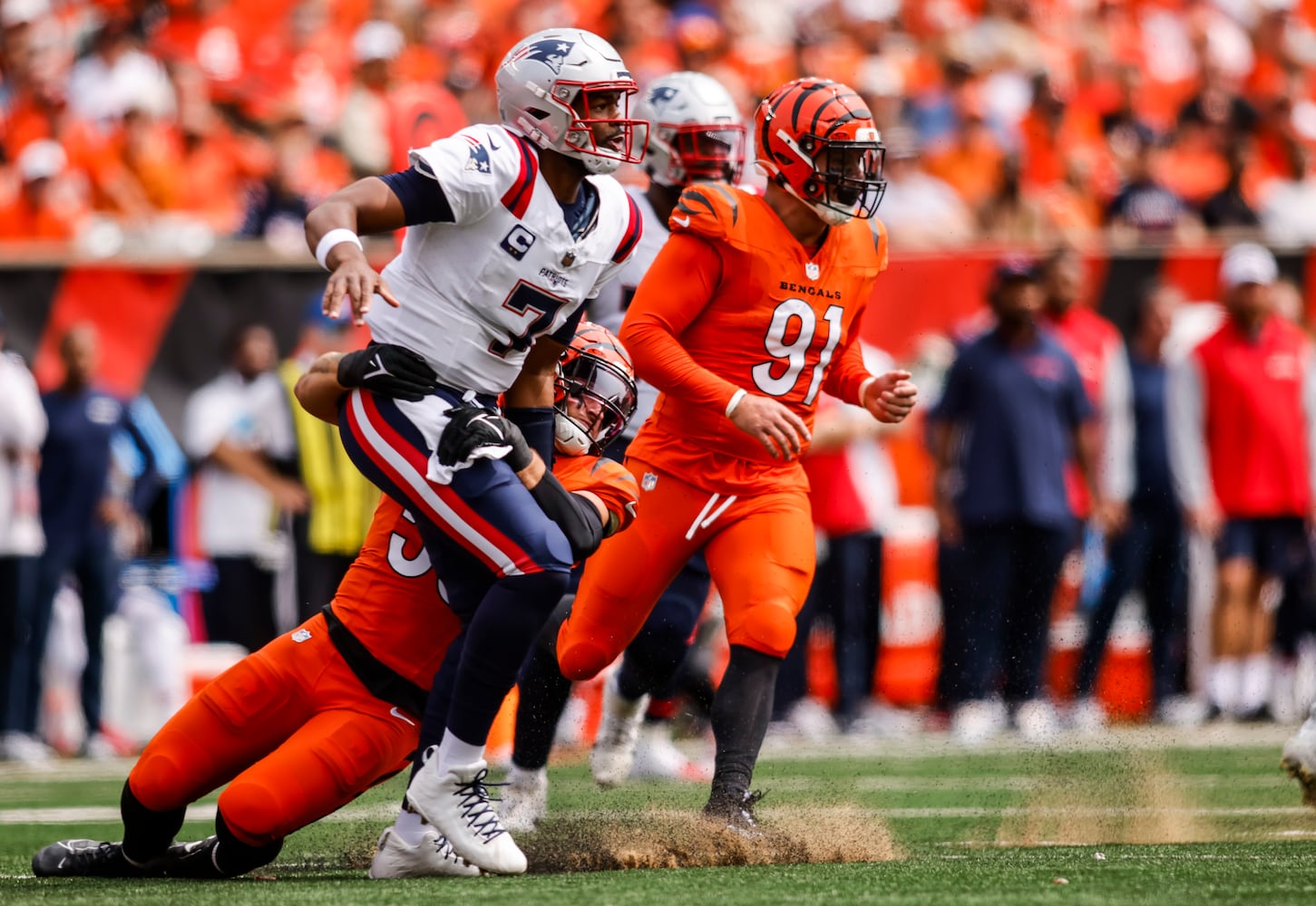 090824 Bengals vs Patriots football