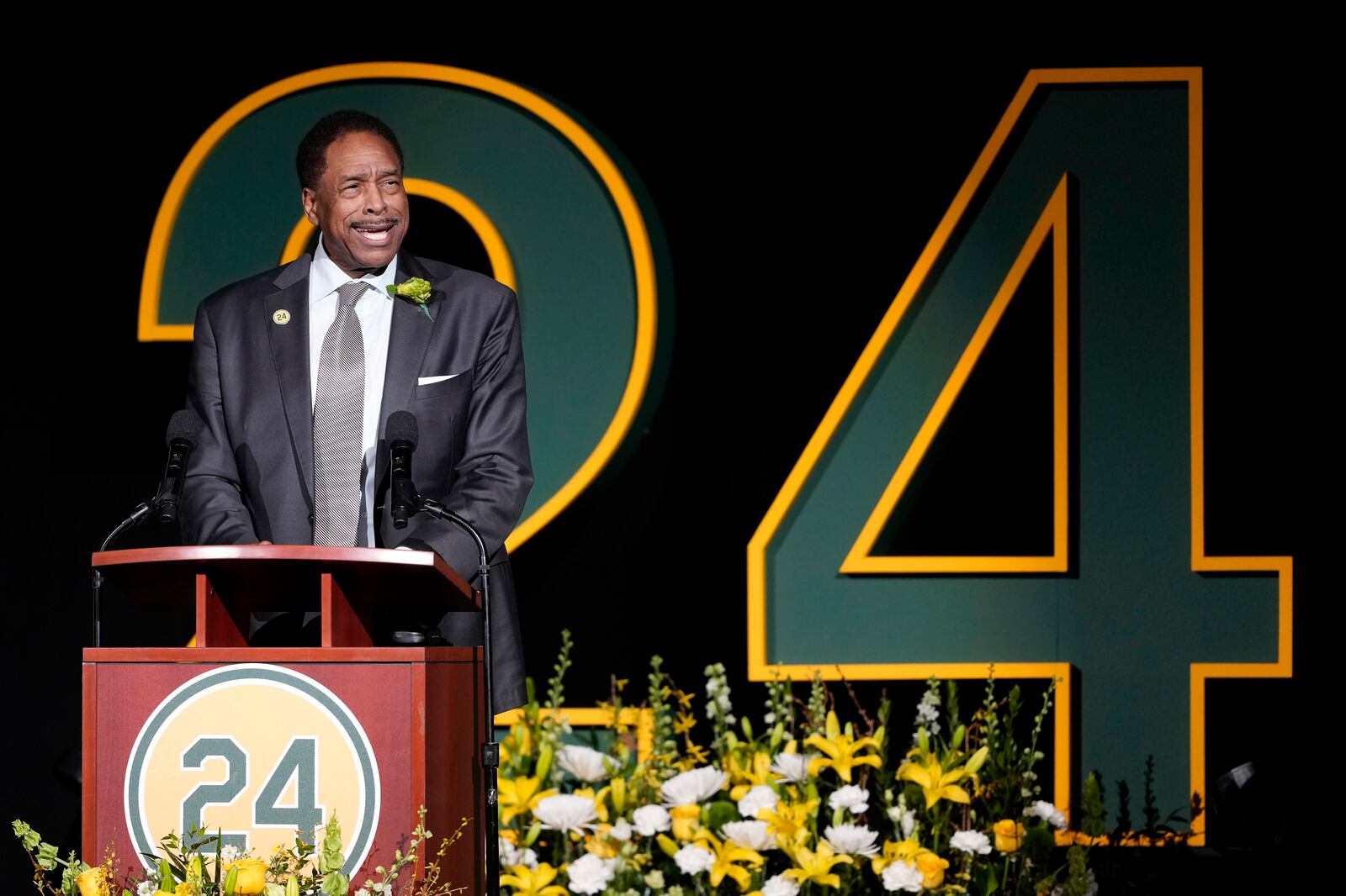 Former baseball player Dave Winfield speaks during a celebration of life for former Oakland Athletics baseball player Rickey Henderson in Oakland, Calif., Saturday, Feb. 1, 2025. (AP Photo/Jeff Chiu)