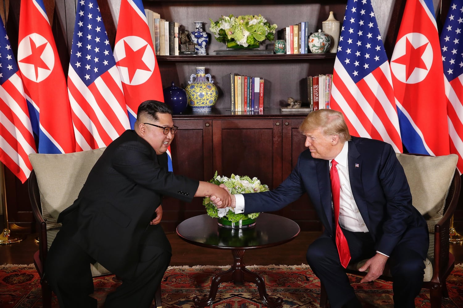 Trump, Kim Jong Un meet for historic US-North Korea summit