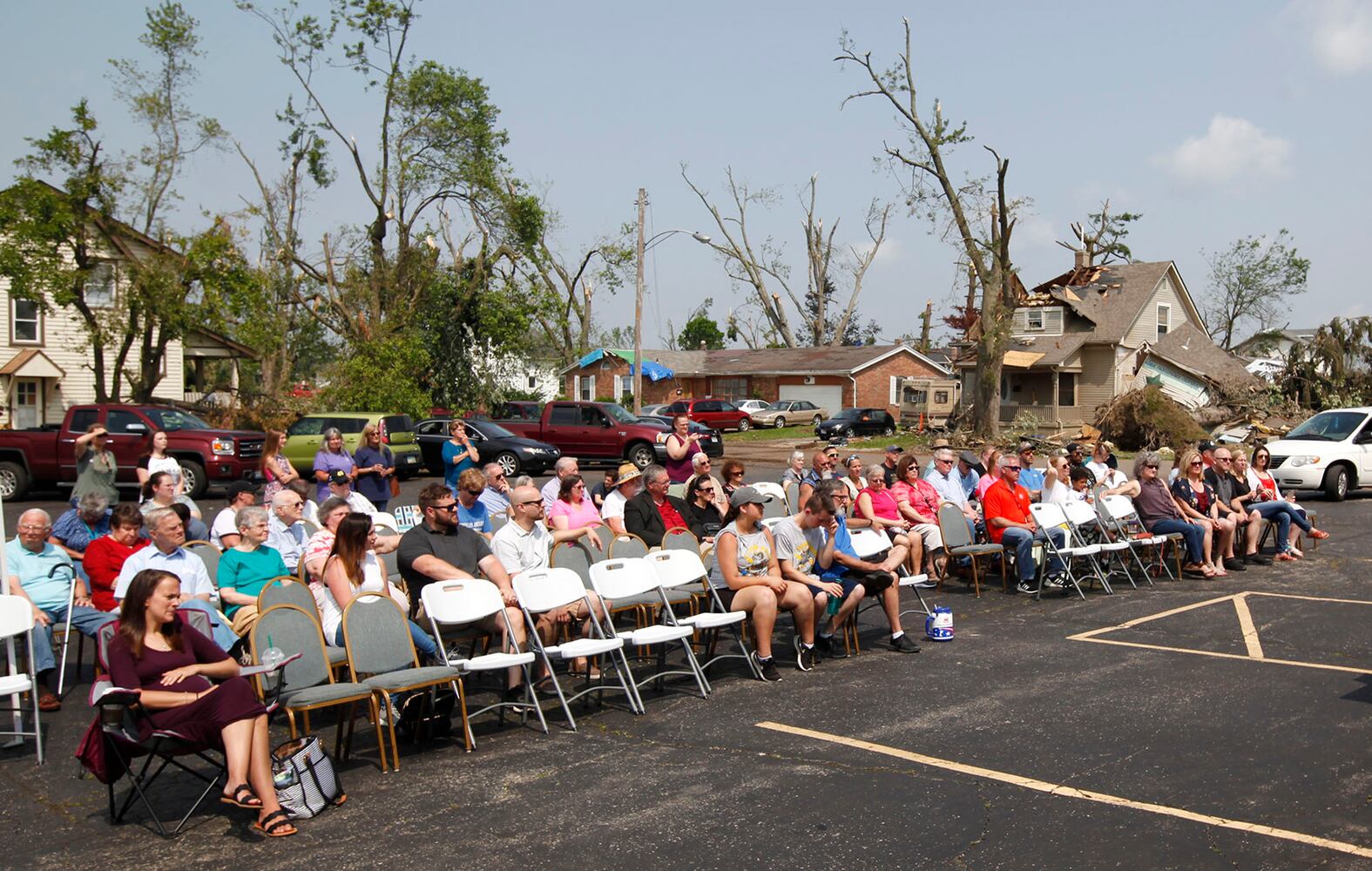 Local church hosts Sunday service outside after tornado