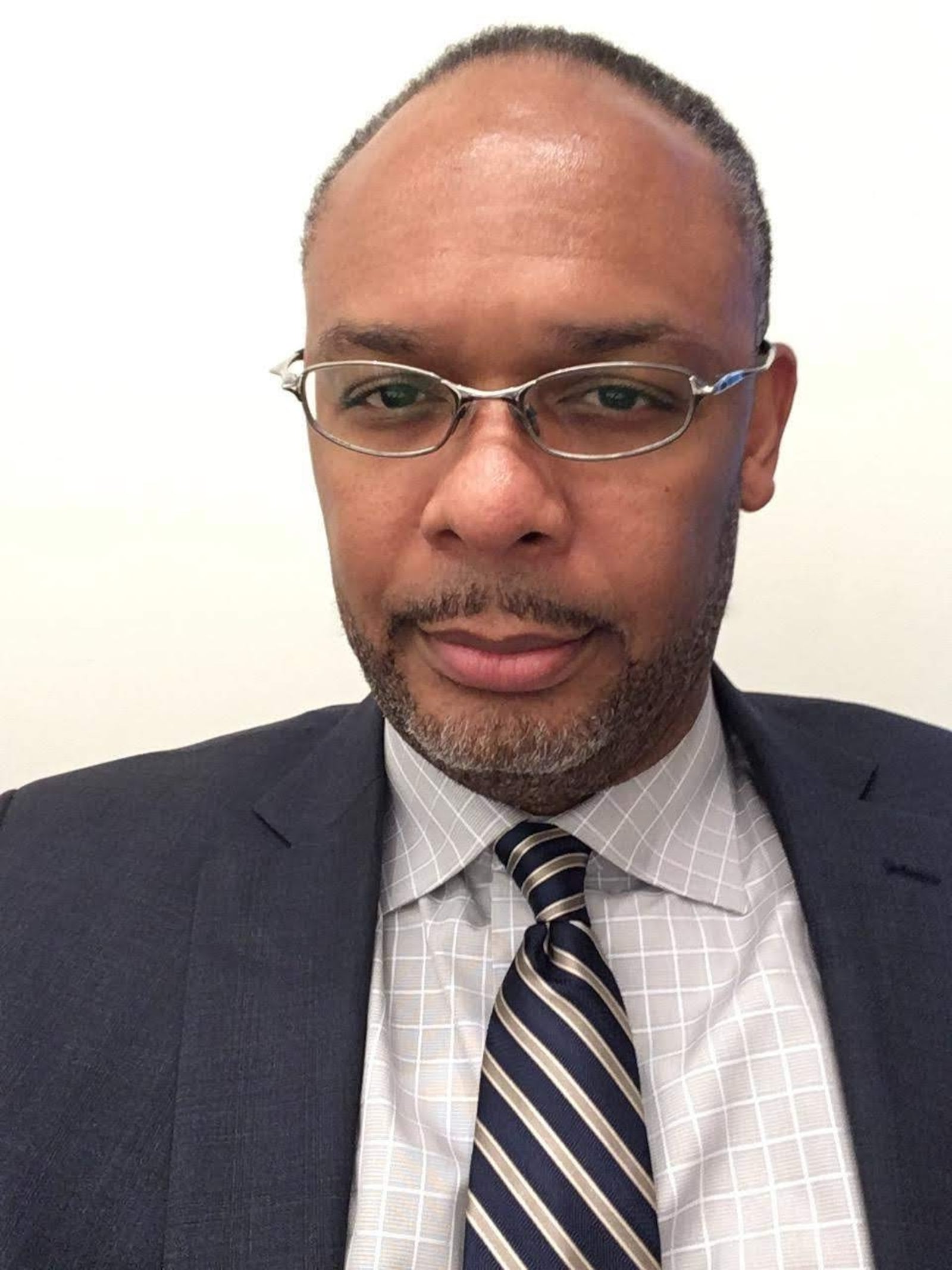 Howard University graduate Robert J. Vickers is a former political columnist with The (Cleveland) Plain Dealer, The (Harrisburg, PA) Patriot-News and The Seattle Times. Until recently he was Central State University’s director of public relations.