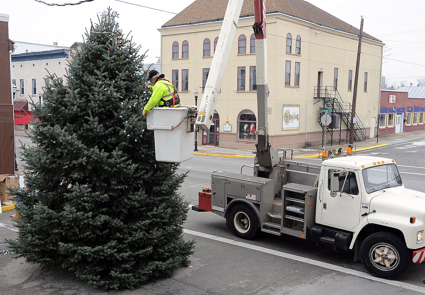 New Carlisle Christmas tree