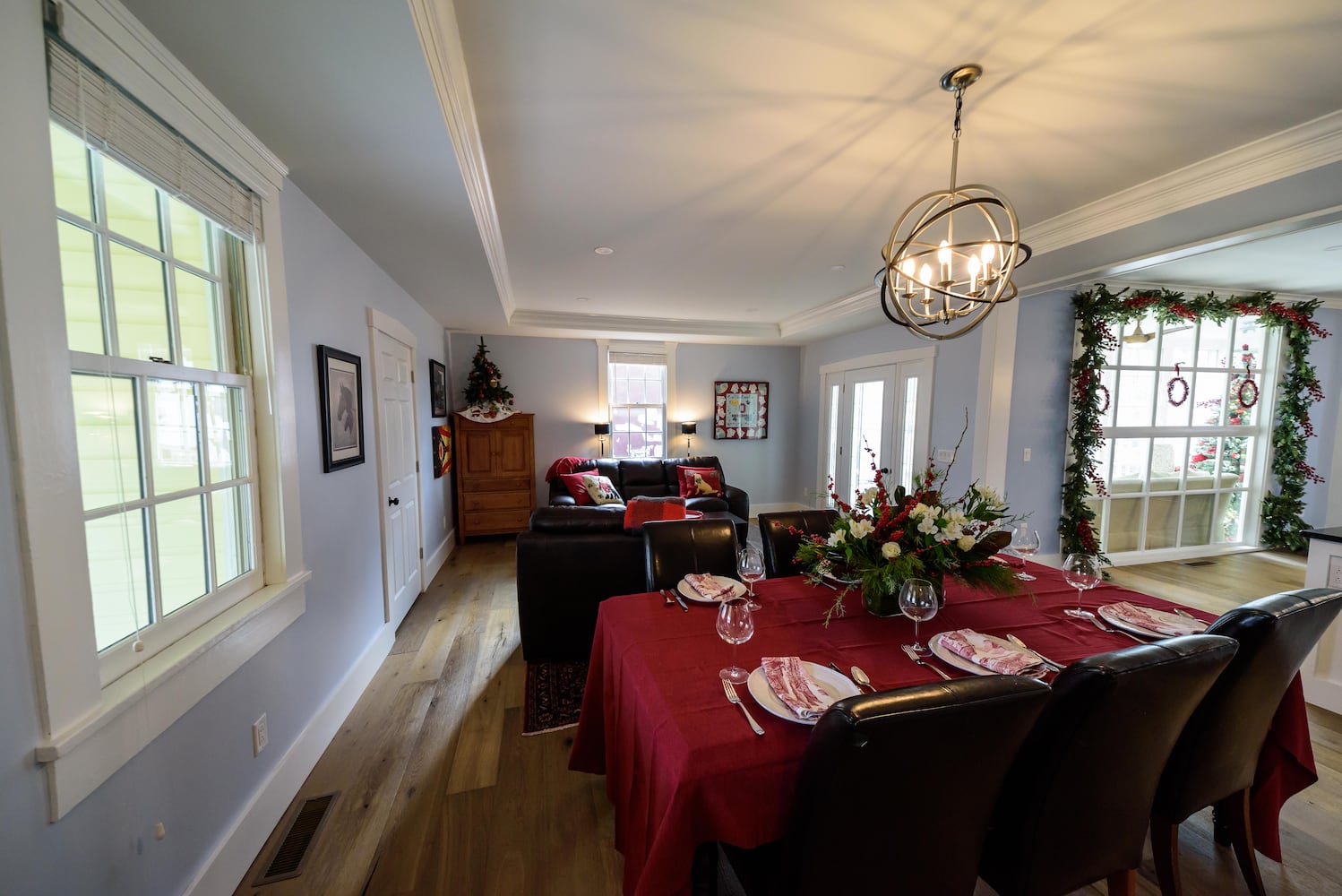 PHOTOS: A Dickens of a Christmas St. Anne’s Hill Holiday Home Tour