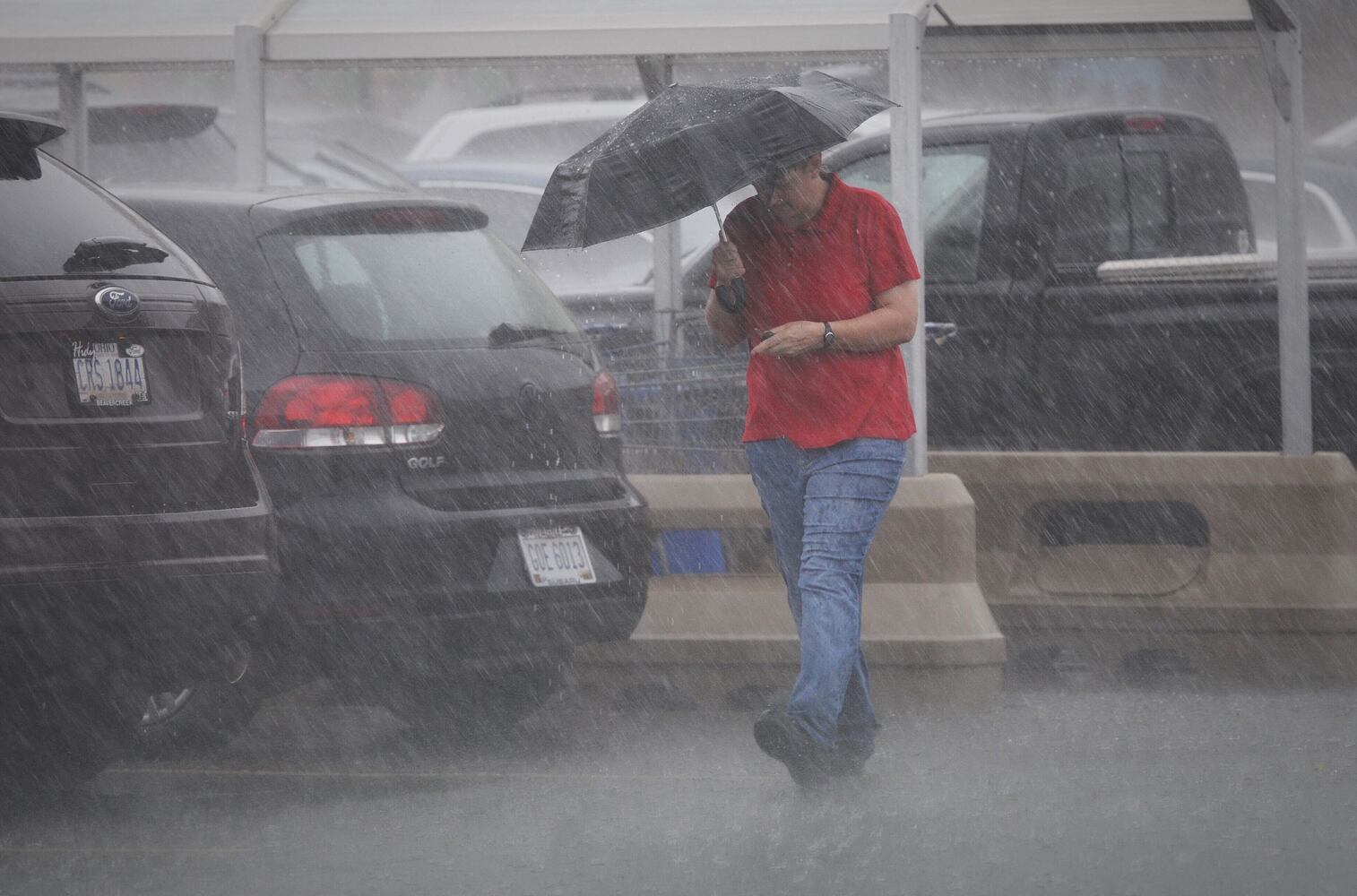 High winds, downpours hit Miami Valley