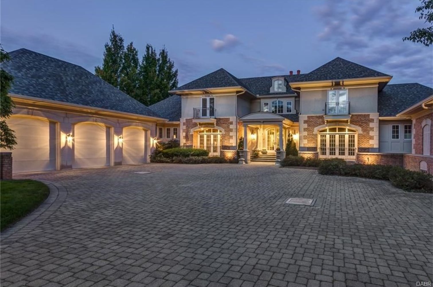 PHOTOS: $1M luxury Beavercreek area home on market