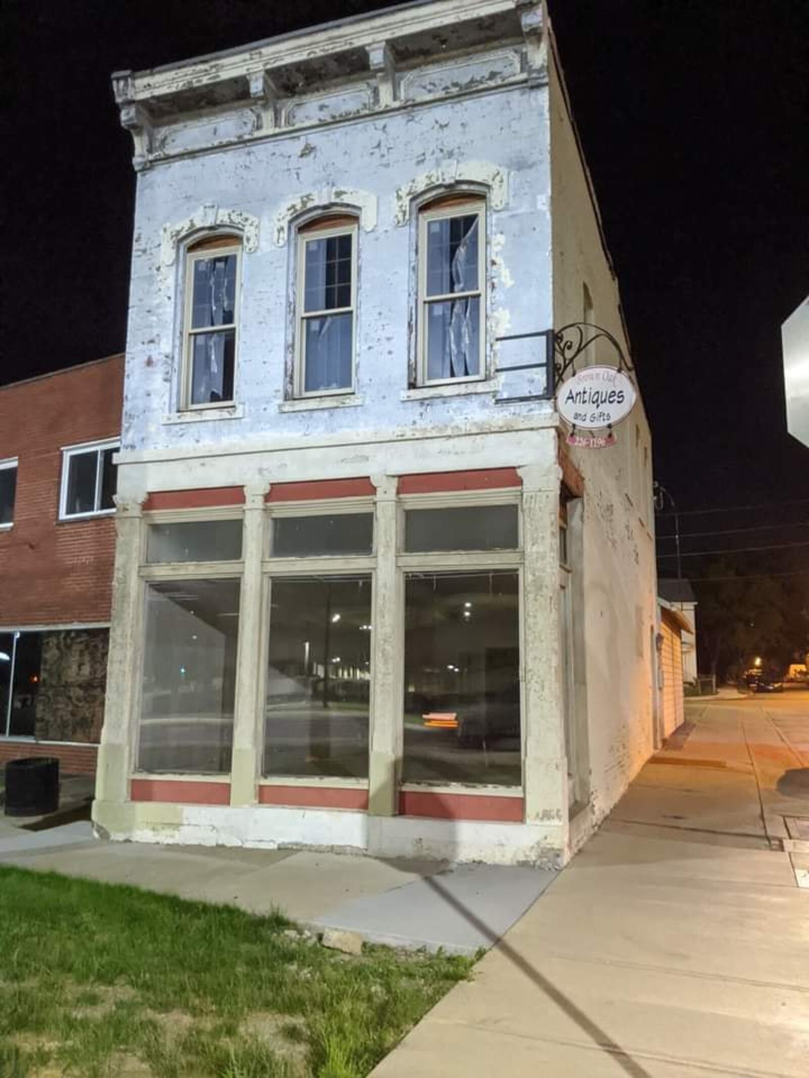 Becker's Market. 860 Brown St. Photo courtesy Preservation Dayton, Inc.