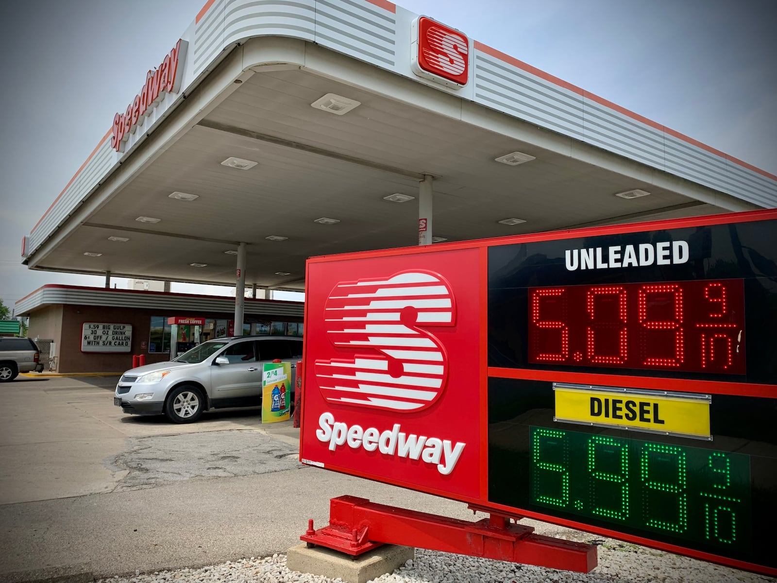 Gas prices at 5.09 in Huber Heights on Brandt Pike Monday June 6, 2022. MARSHALL GORBY \STAFF