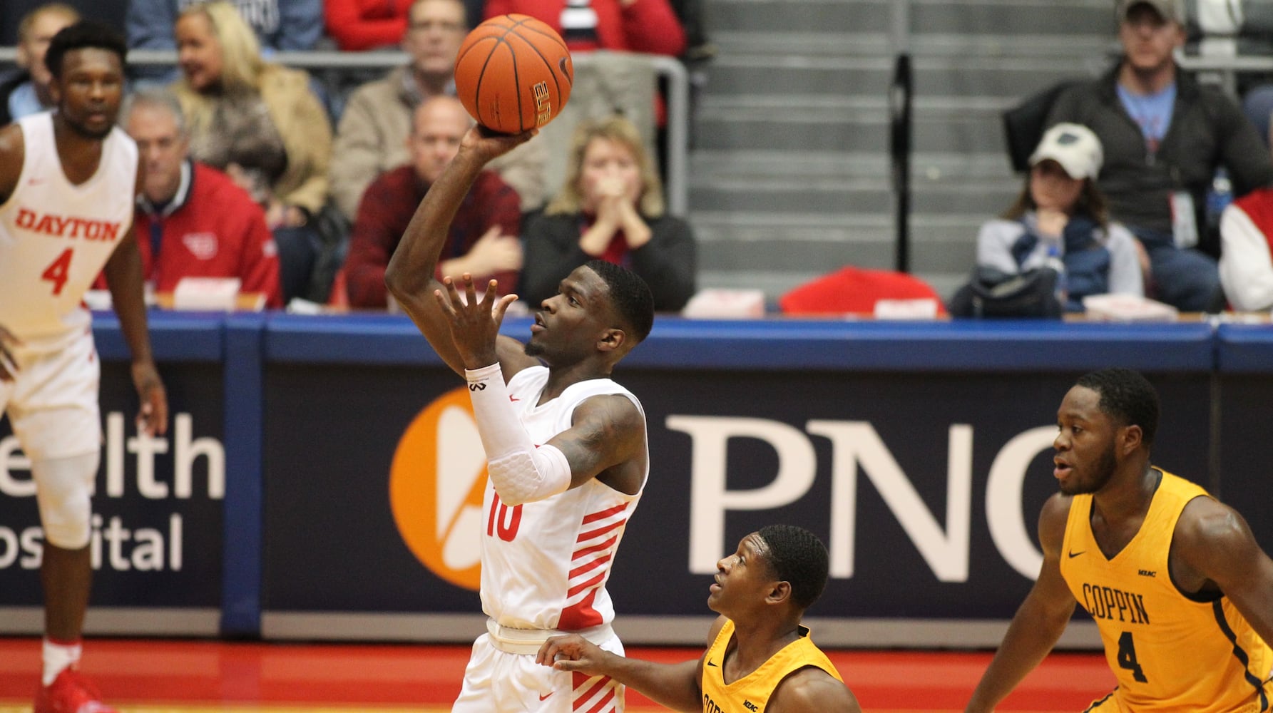 Dayton Flyers: 30 photos for a 30-point victory