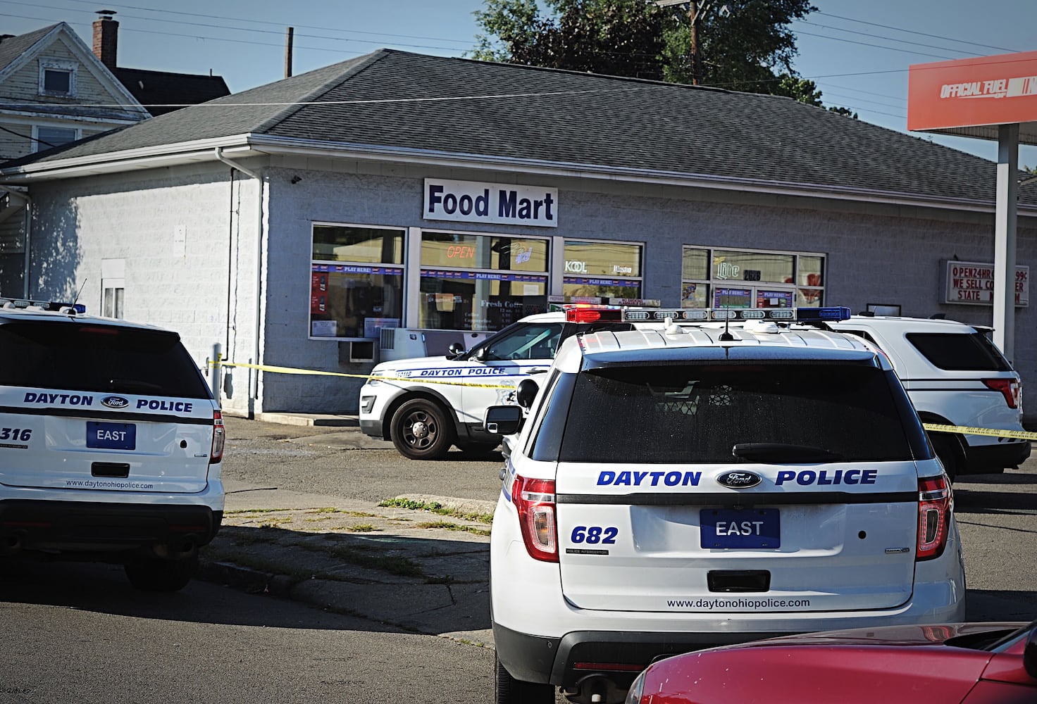 PHOTOS: Police investigate Philadelphia Street shooting