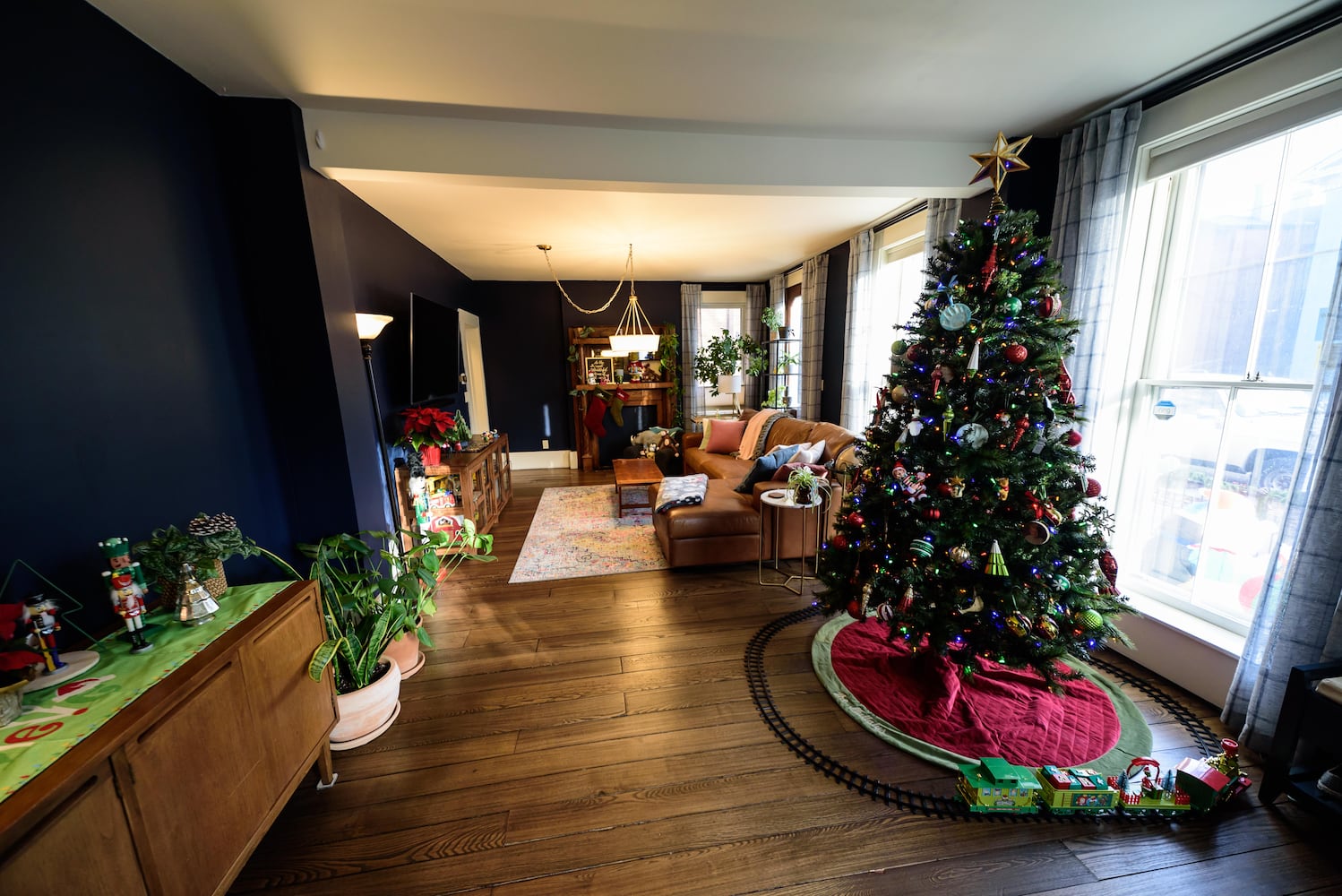 PHOTOS: 2024 Oregon Historic District Grand Holiday Tour of Homes