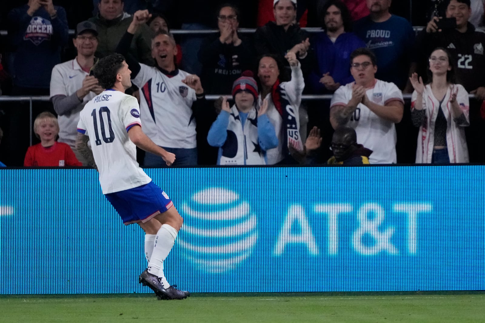 United States' Christian Pulisic (10) celebrates after scoring during the first half in a CONCACAF Nations League quarterfinal second leg soccer match against Jamaica Monday, Nov. 18, 2024, in St. Louis. (AP Photo/Jeff Roberson)