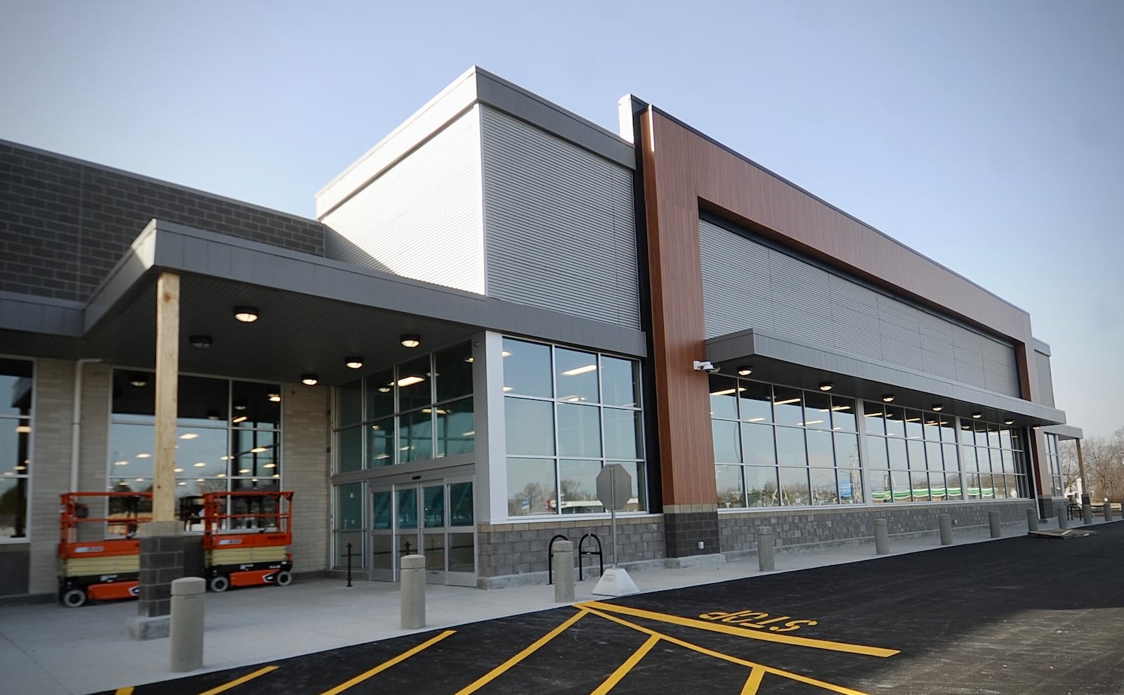 Construction is almost completely on the new Kroger store in Riverside on Woodman Avenue. MARSHALL GORBY \STAFF