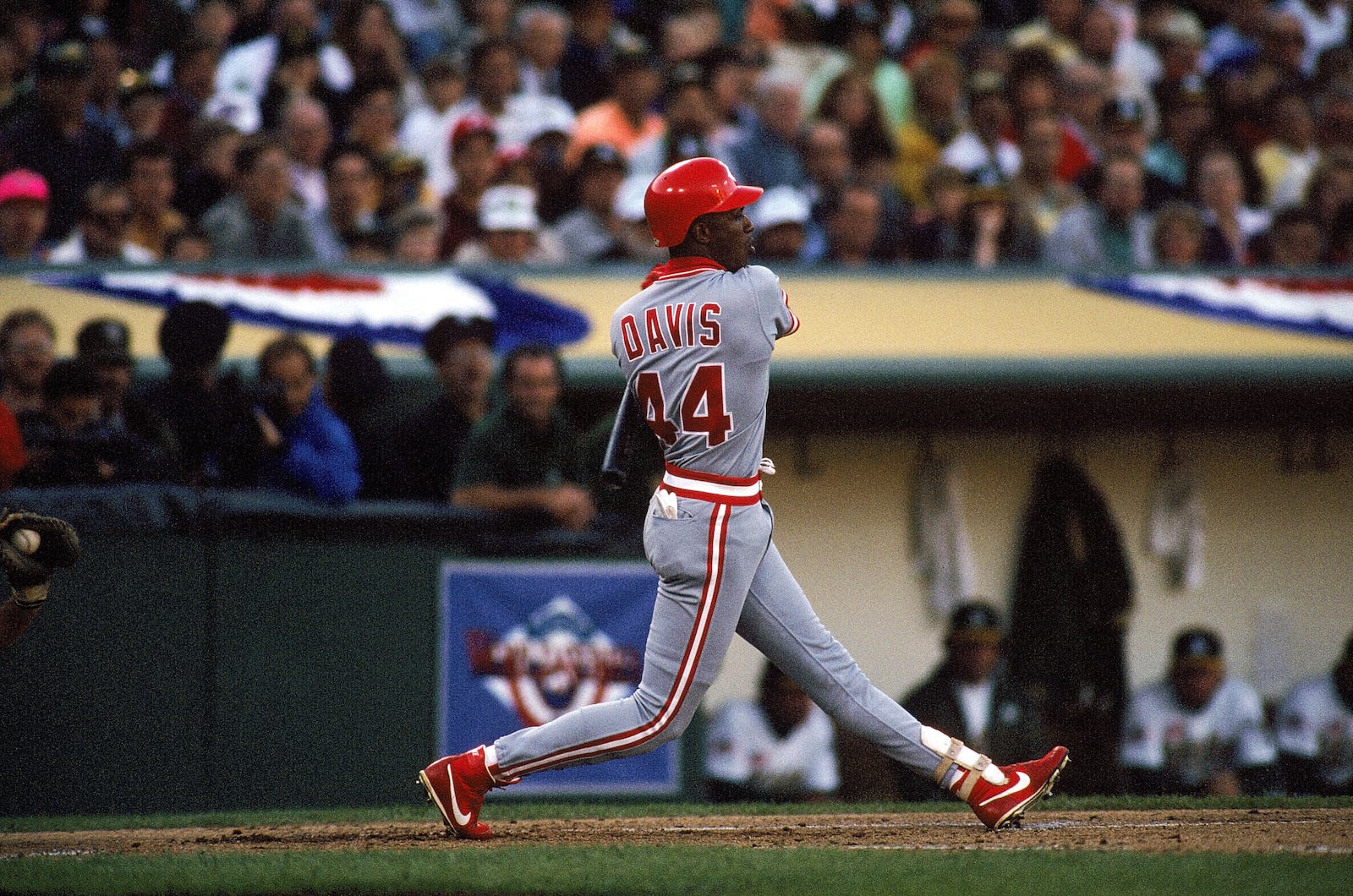 Eric Davis, shown here in the 1990 World Series vs. the Oakland A’s, was one of seven Cincinnati Reds to collect two hits in a 14-run first inning vs. the Houston Astros in 1989. (Photo by Otto Greule Jr/Getty Images)