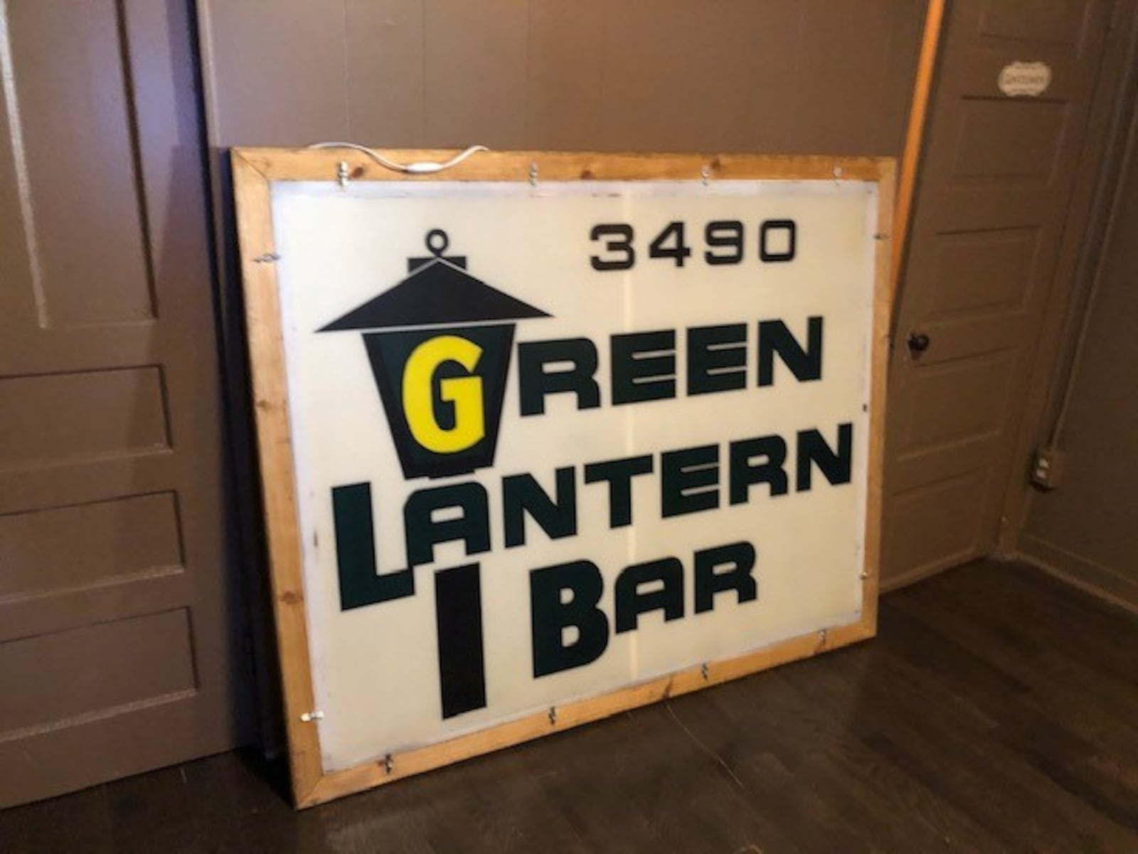 A new restaurant and bar called “Old Dayton Pizza at Riverside Hideaway” is now open in the building that formerly housed the Green Lantern bar at 3490 Old Troy Pike in Riverside.